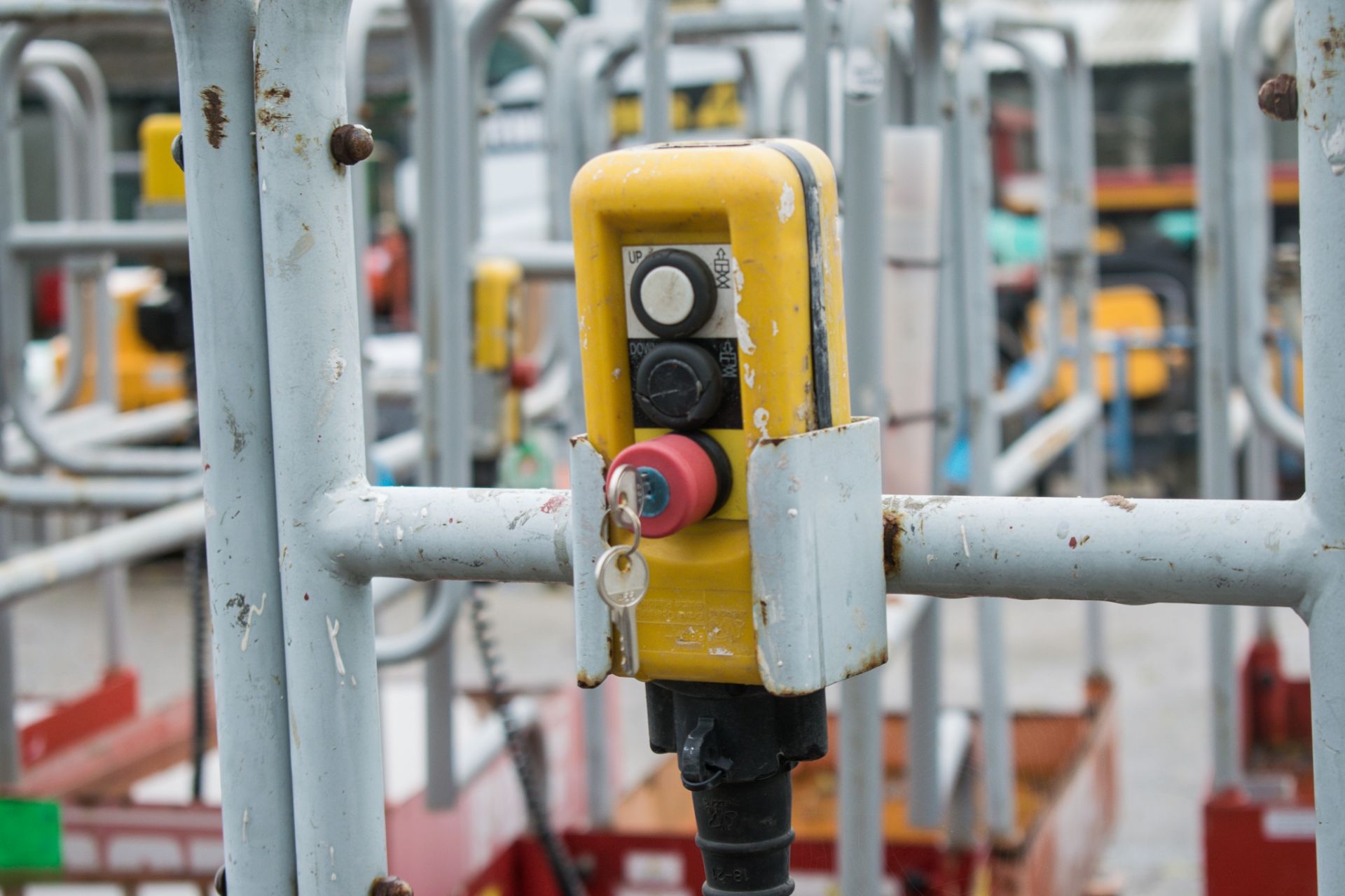 Pop-Up push along battery electric scissor lift  08FT0171 - Image 5 of 6