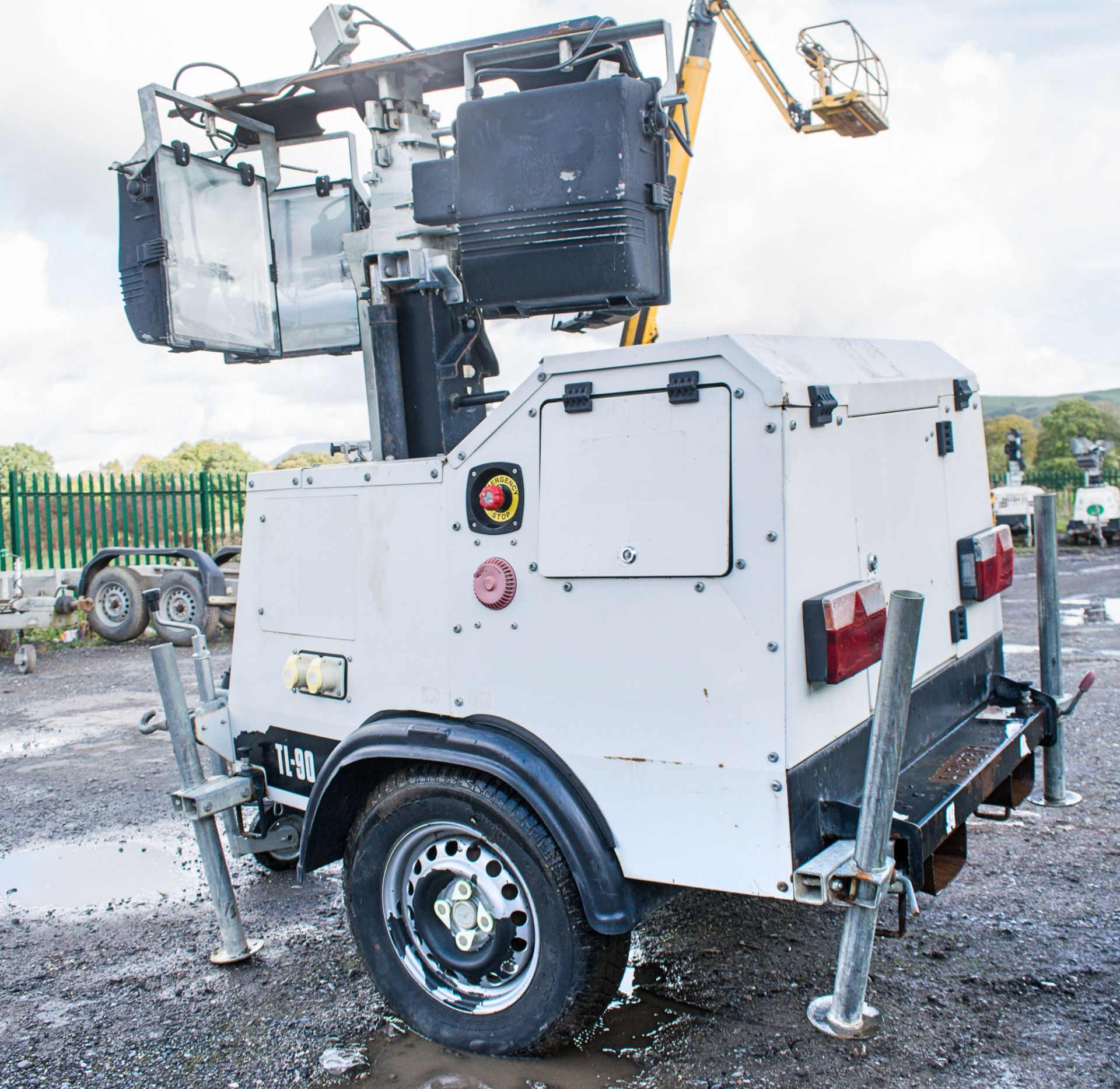 SMC TL-90 diesel driven mobile lighting tower  Year: 2012 S/N: 129657 Recorded hours: 5835 A593319 - Image 4 of 8