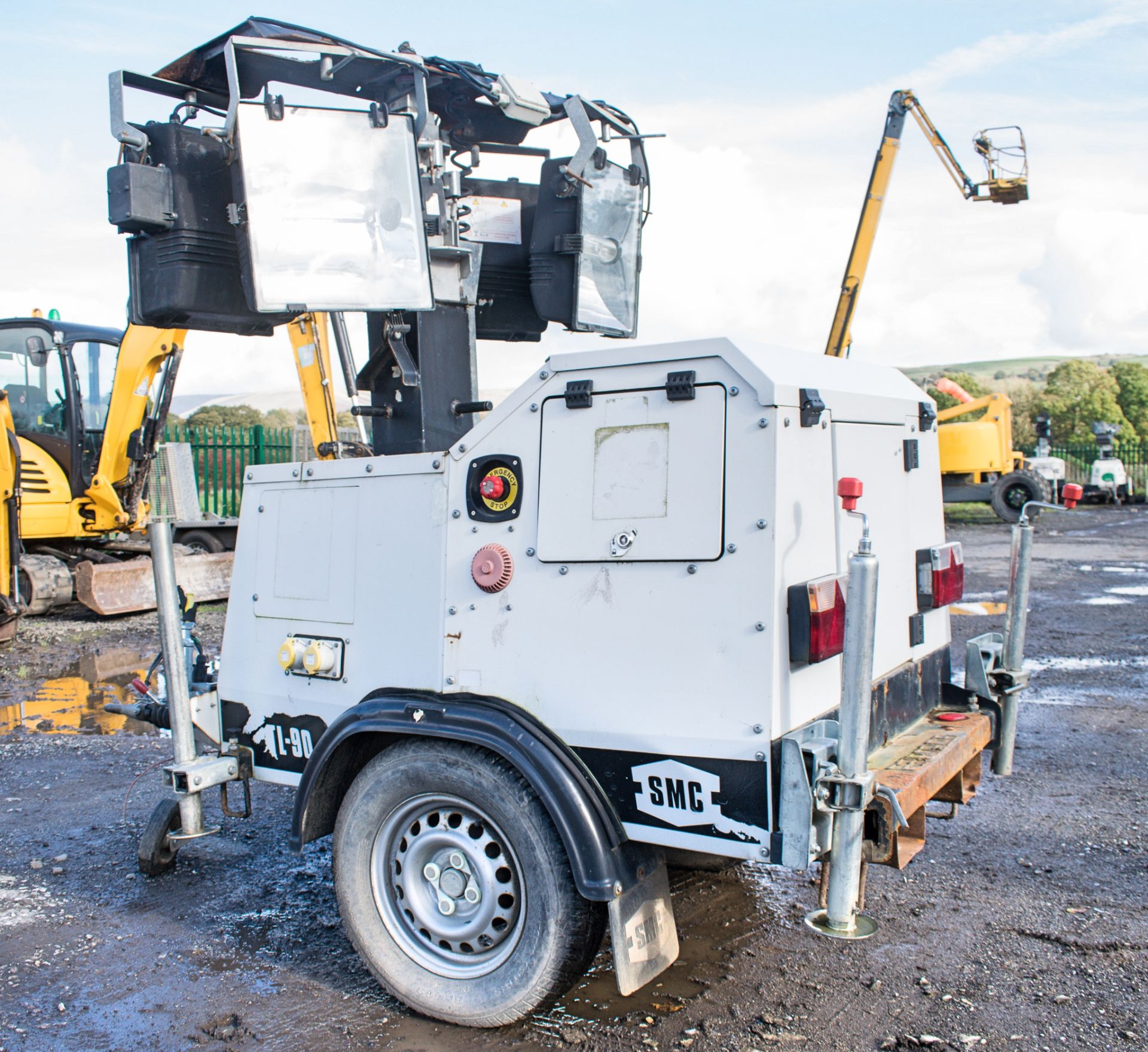 SMC TL-90 diesel driven mobile lighting tower Year: 2012 S/N: 1210011 Recorded hours: 6998 R380206 - Image 4 of 8