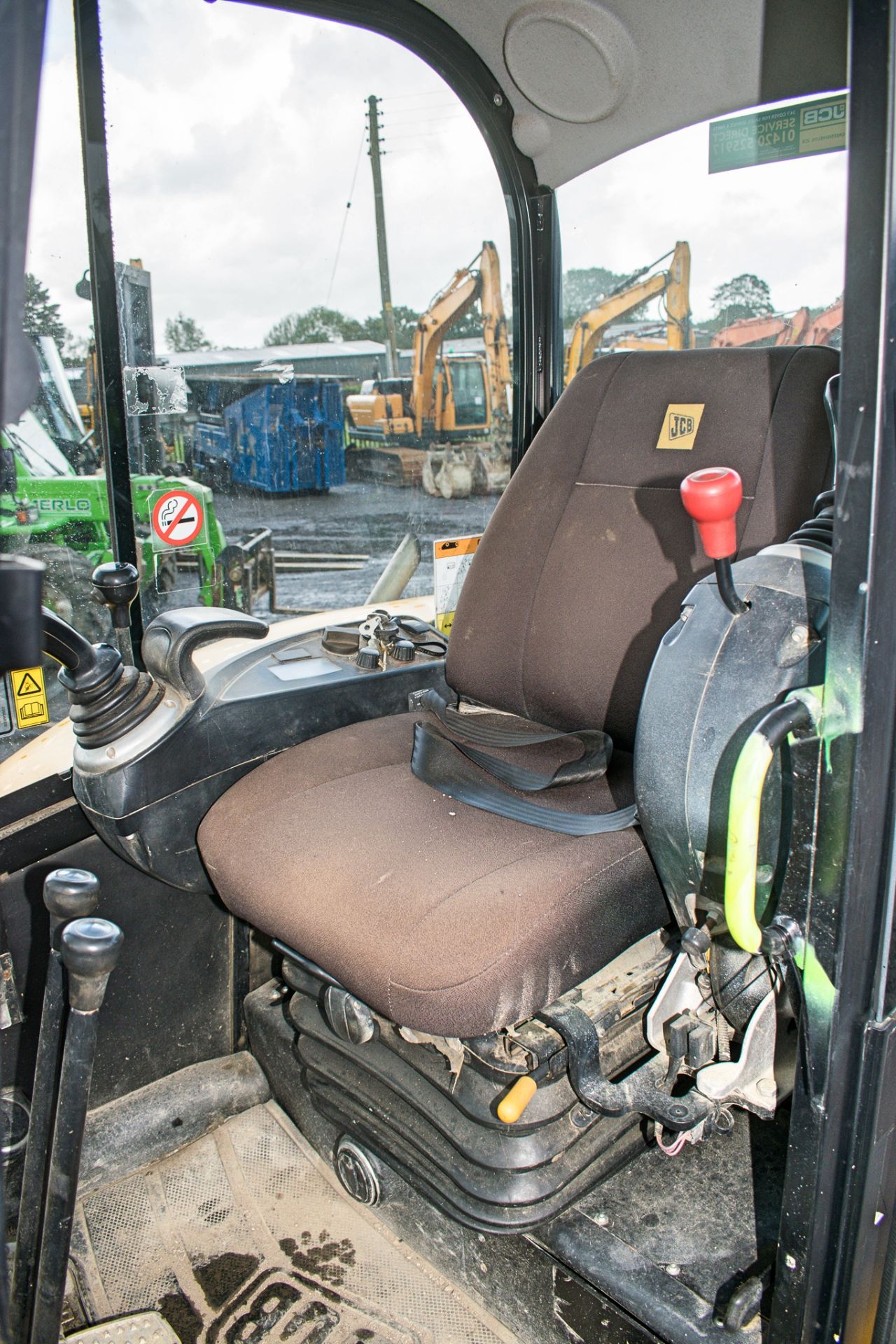 JCB 8055 5 tonne zero tail swing rubber tracked excavator Year: 2014 S/N: 2426035 Recorded Hours: - Image 18 of 21