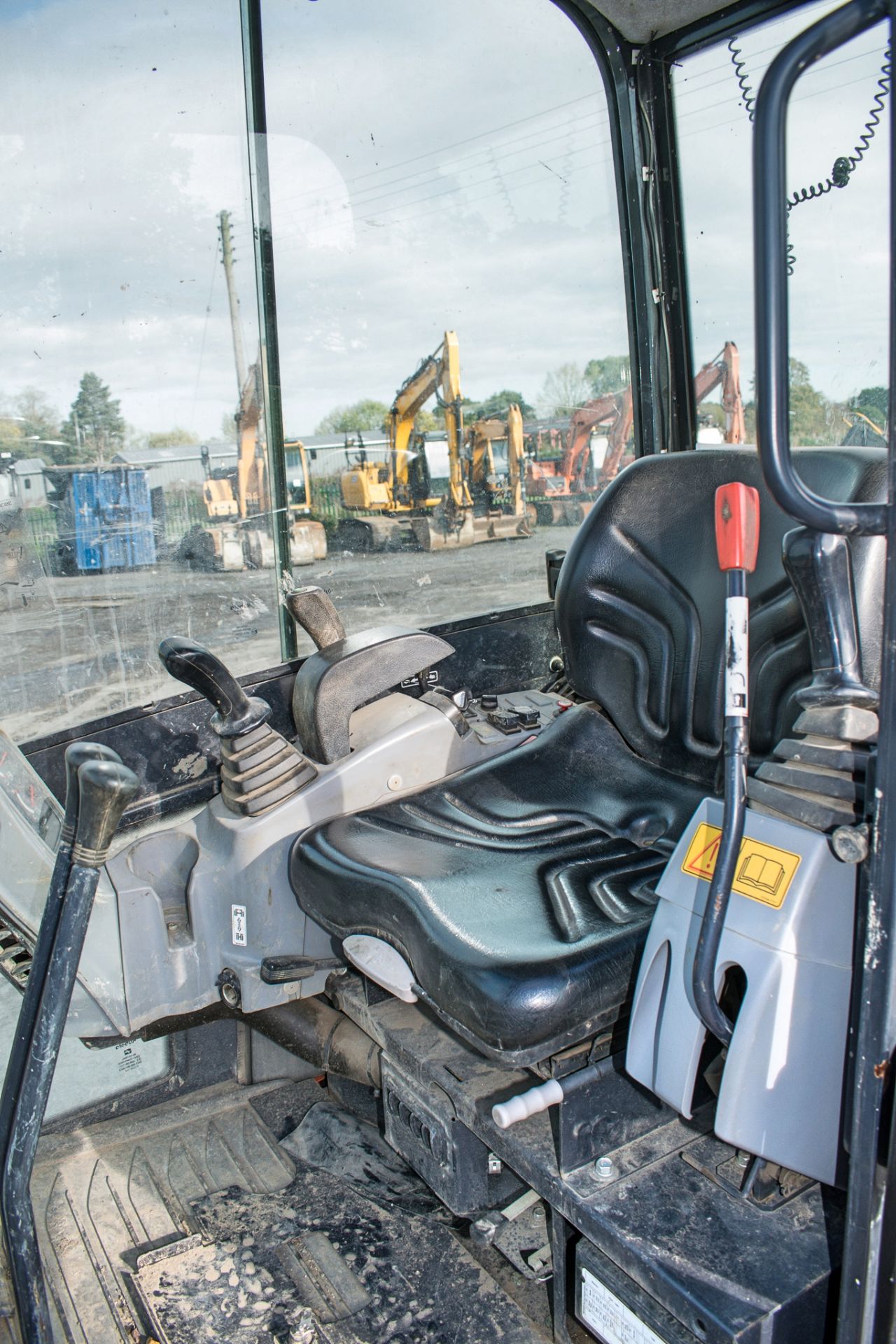 Kubota KX016-4 1.6 tonne rubber tracked mini excavator  Year: 2016  S/N: 60370 Recorded hours: - Image 16 of 17