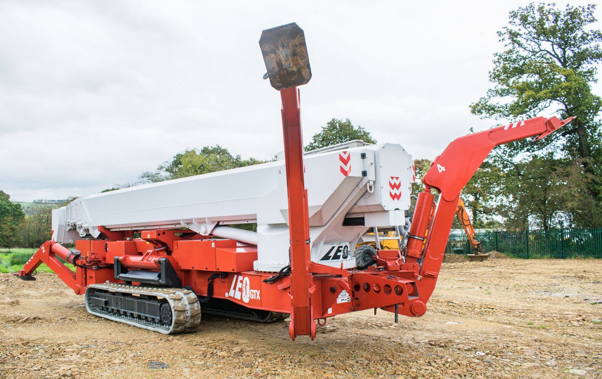 Teupen Leo 50 GTX 50 metre rubber tracked aerial platform Year: 2008 S/N: 140740 Recorded Hours: - Image 2 of 39