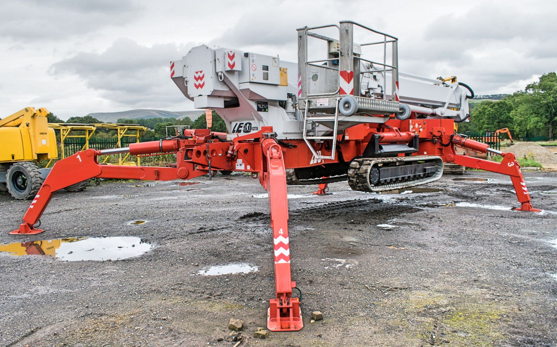 Teupen Leo 50 GTX 50 metre rubber tracked aerial platform Year: 2008 S/N: 140740 Recorded Hours: - Image 17 of 39