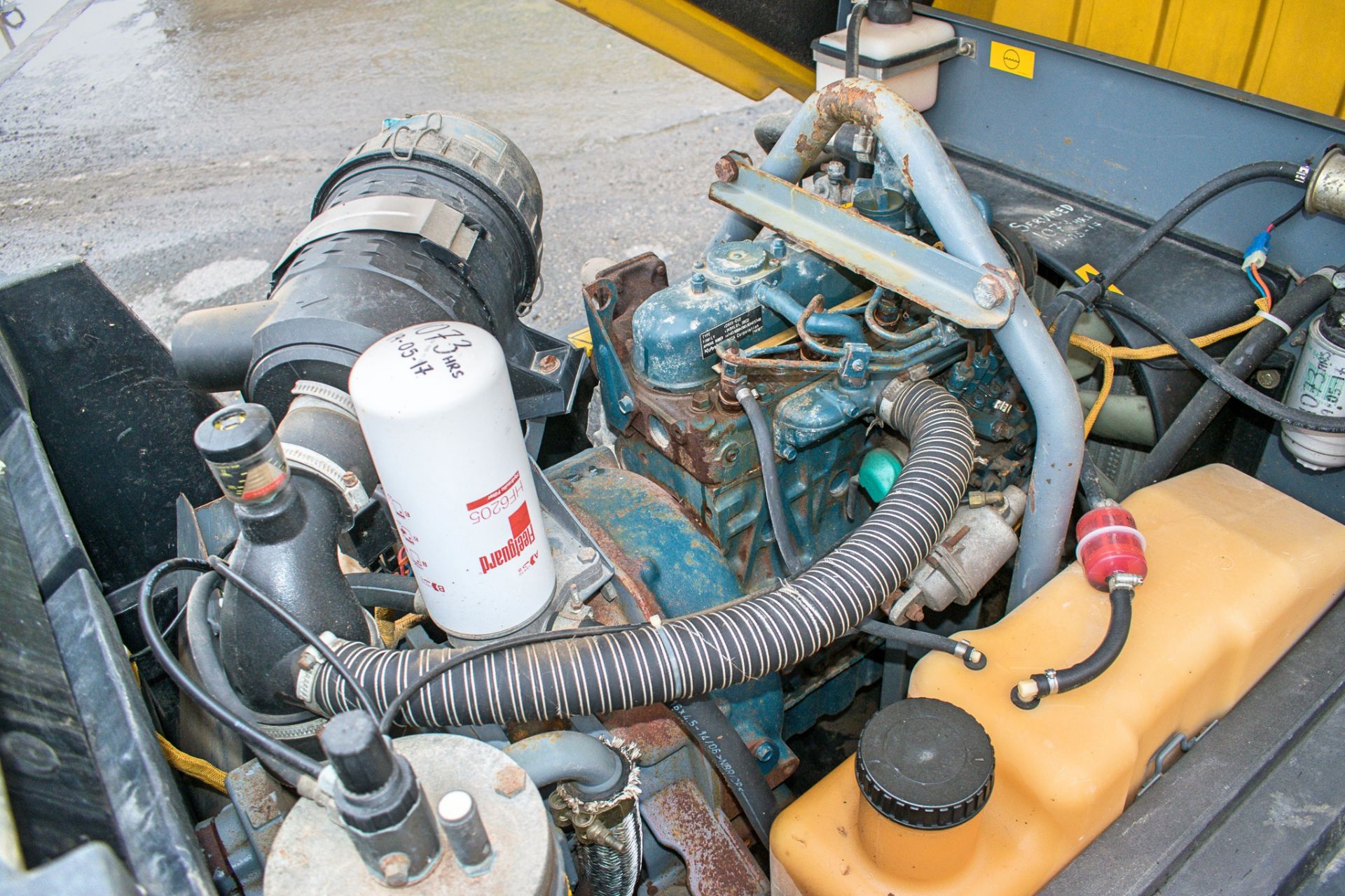 ATLAS COPCO XAS37 diesel driven mobile air compressor Year: 2006 S/N: 60571027 Recorded hours: - Image 3 of 4