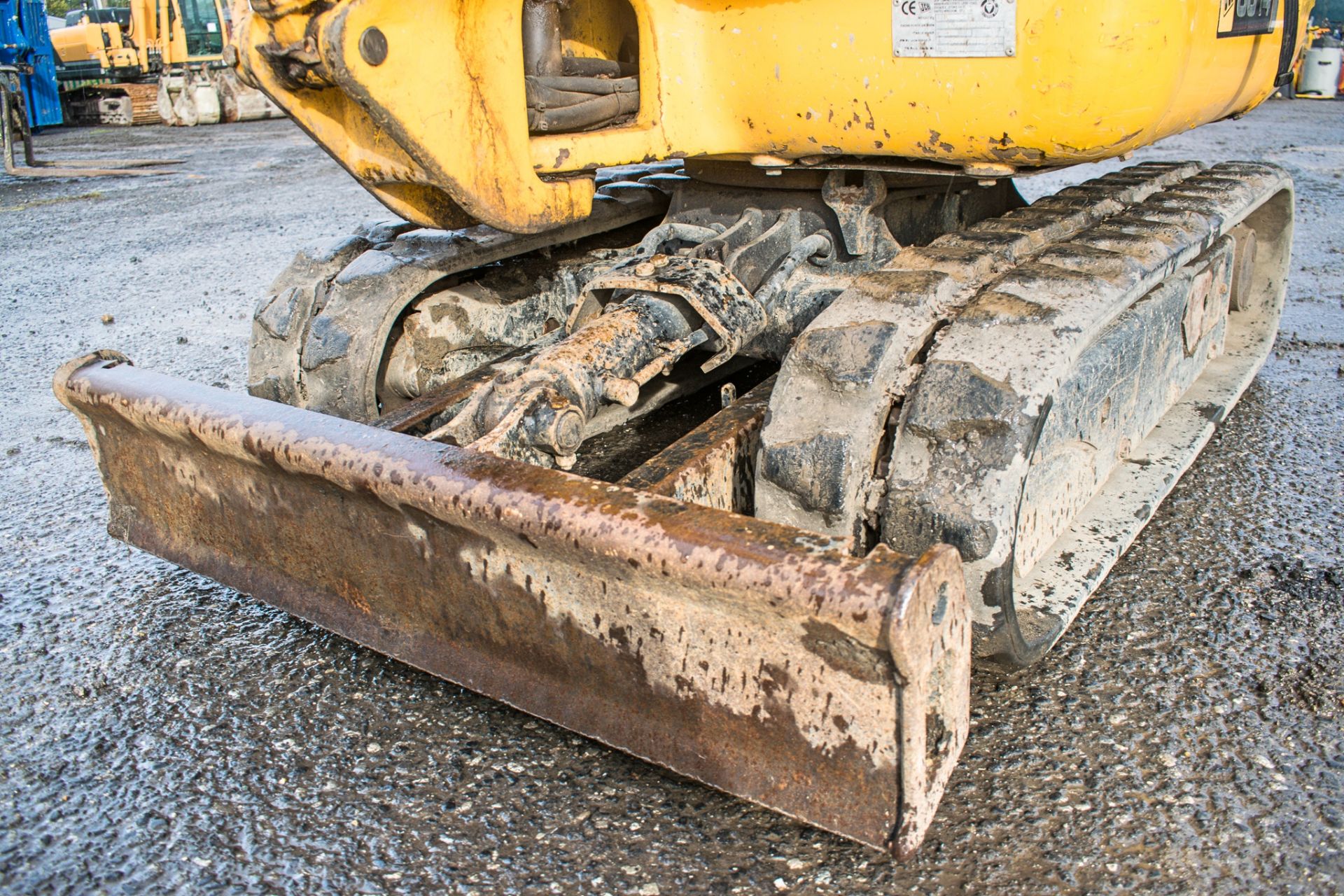 JCB 801.4 1.5 tonne rubber tracked mini excavator Year: 2008 S/N: 285989 Recorded hours: 1261 blade, - Image 15 of 18