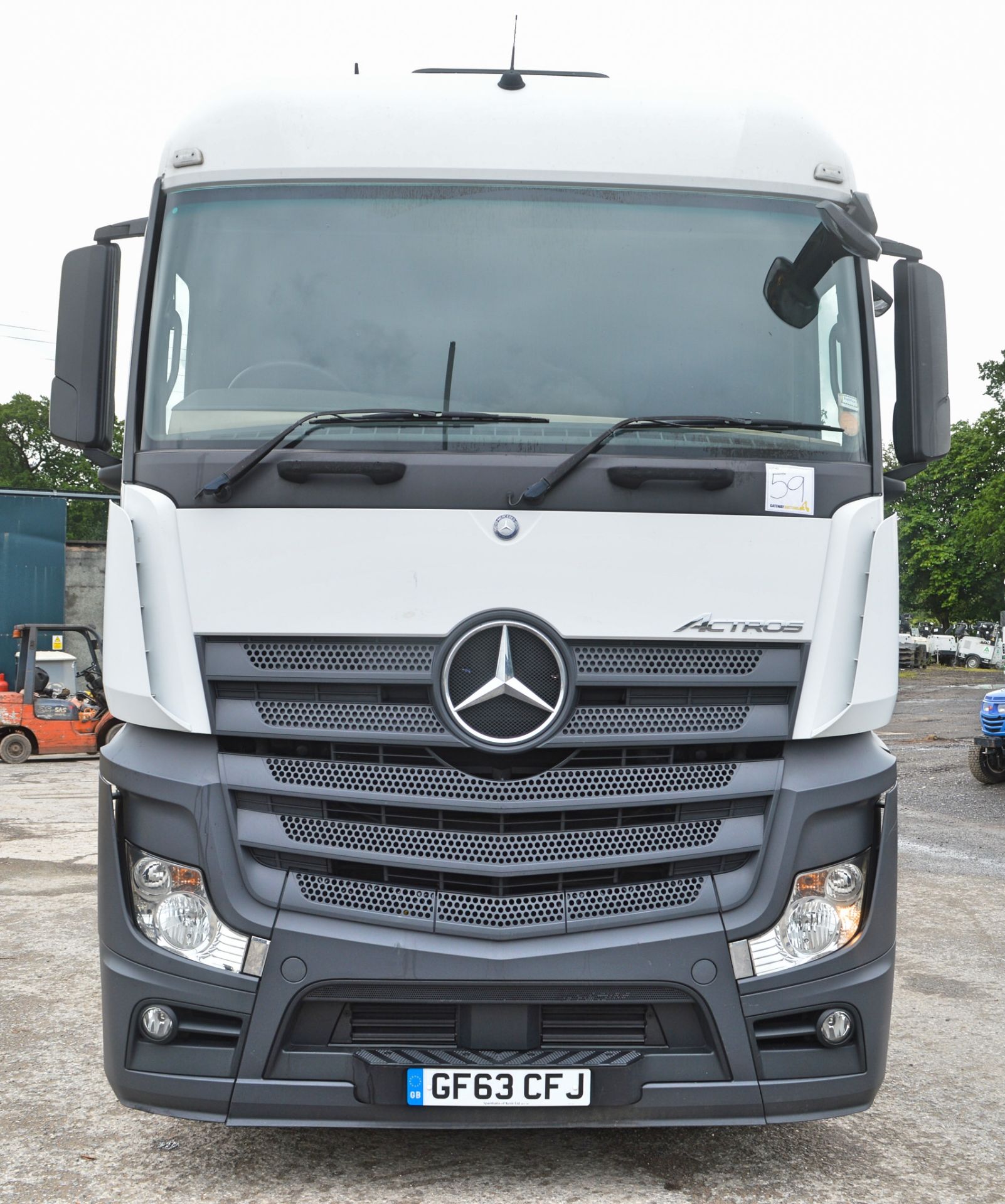 Mercedes Benz Actros 2545 6x2 mid lift tractor unit  Registration Number: GF63 CFS Recorded Miles: - Image 5 of 17