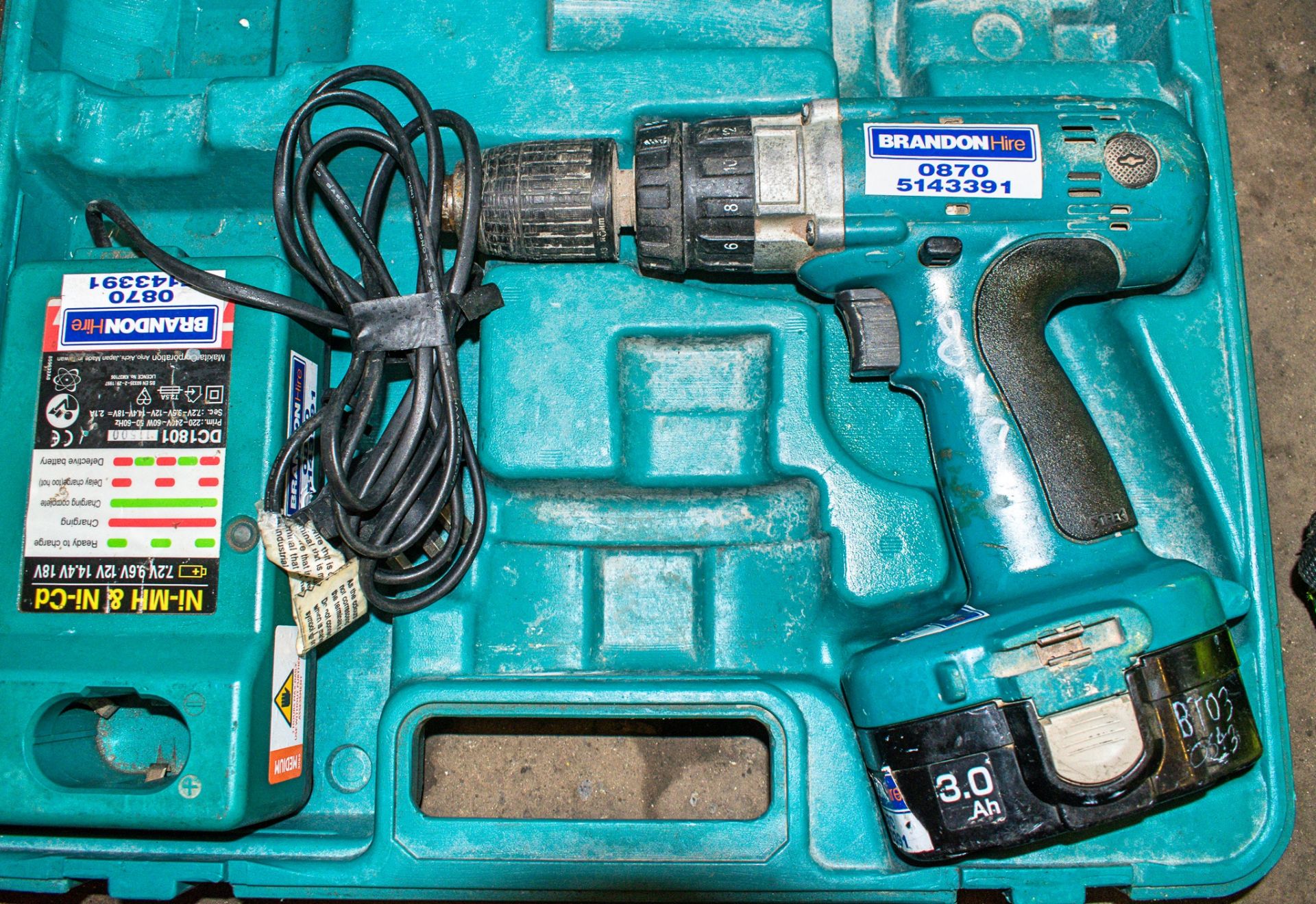 Makita 18v cordless power drill c/w charger, battery & carry case