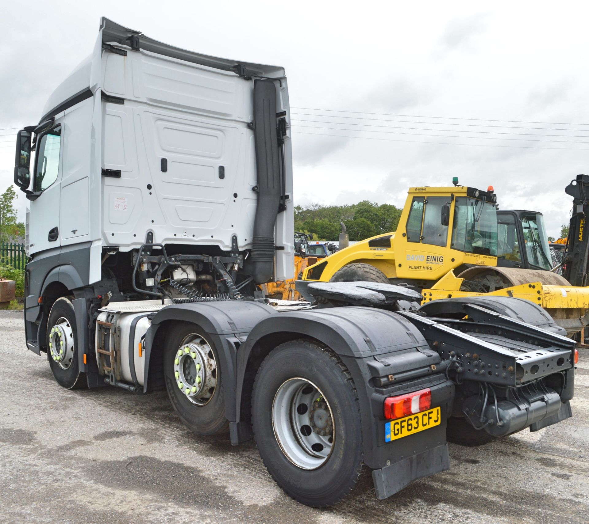 Mercedes Benz Actros 2545 6x2 mid lift tractor unit  Registration Number: GF63 CFS Recorded Miles: - Image 3 of 17