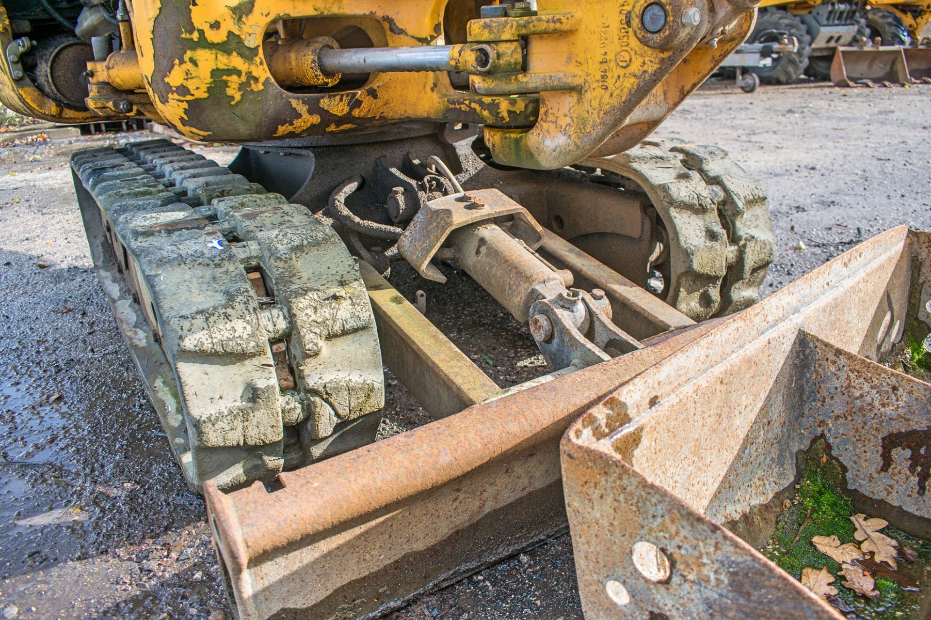 JCB 801.4 1.5 tonne rubber tracked excavator Year: 2006 S/N: 56717 blade, piped & 1 bucket ** Sold - Image 13 of 17