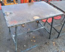 Collapsible steel site bench c/w pipe vice