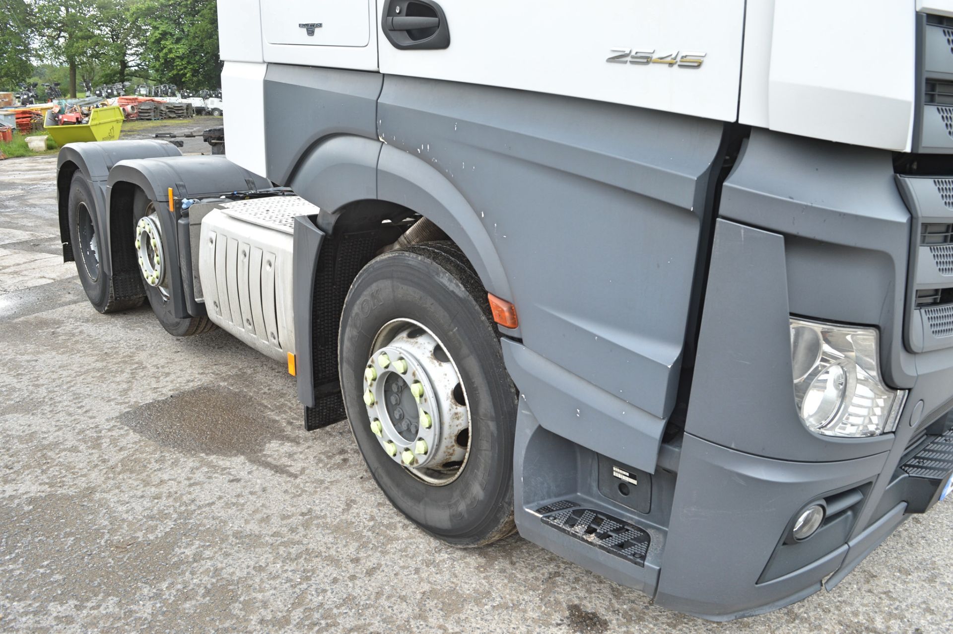 Mercedes Benz Actros 2545 6x2 mid lift tractor unit  Registration Number: GF63 CFS Recorded Miles: - Image 10 of 17