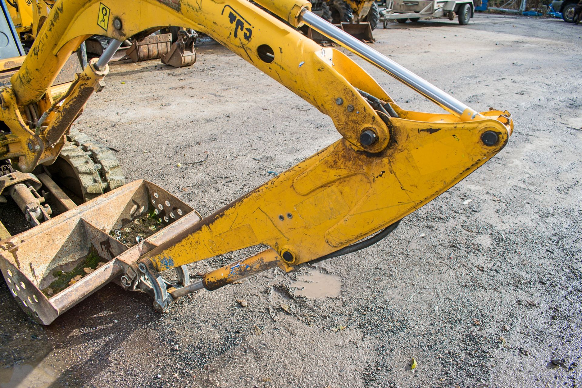 JCB 801.4 1.5 tonne rubber tracked excavator Year: 2006 S/N: 56717 blade, piped & 1 bucket ** Sold - Bild 8 aus 17