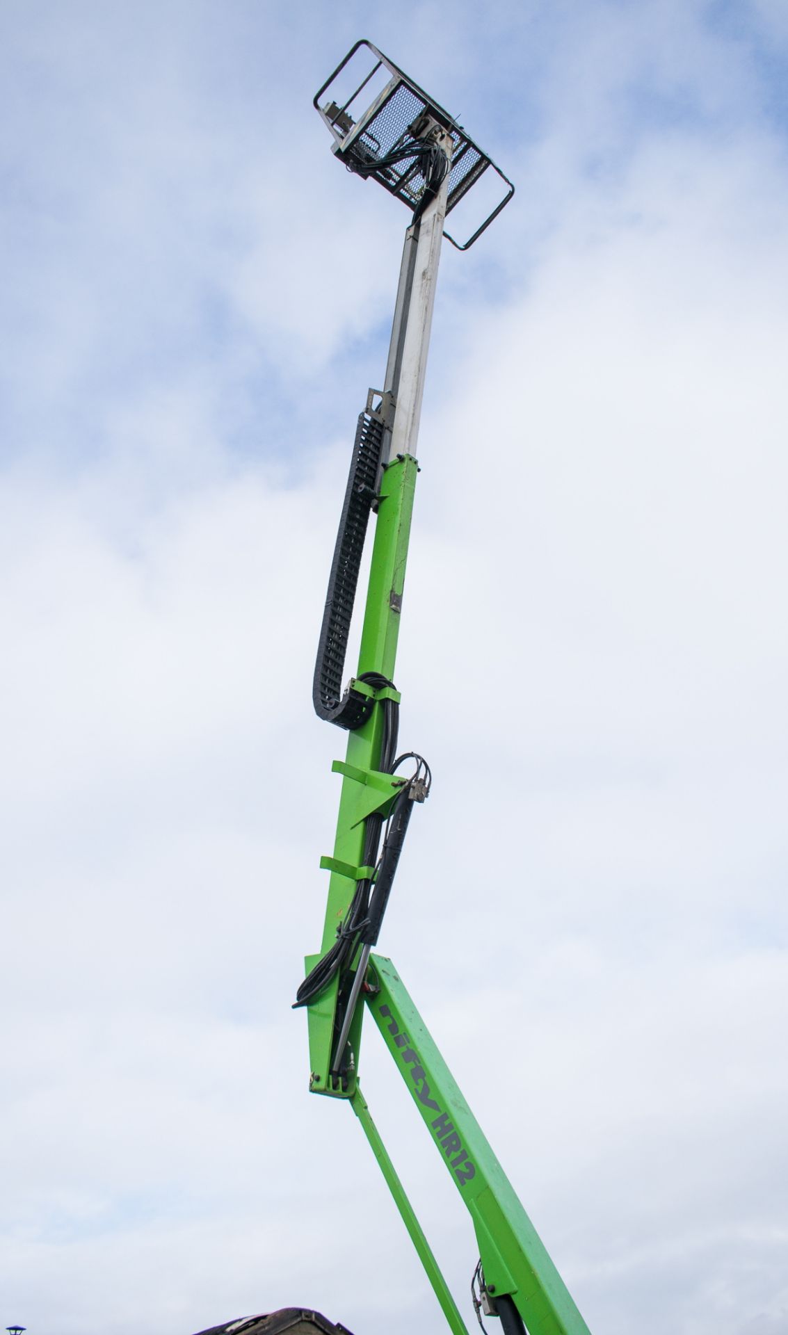 Nifty HR12 HDE diesel electric articulated boom lift Year: 2012 S/N: 23514 PF1542 - Bild 8 aus 14