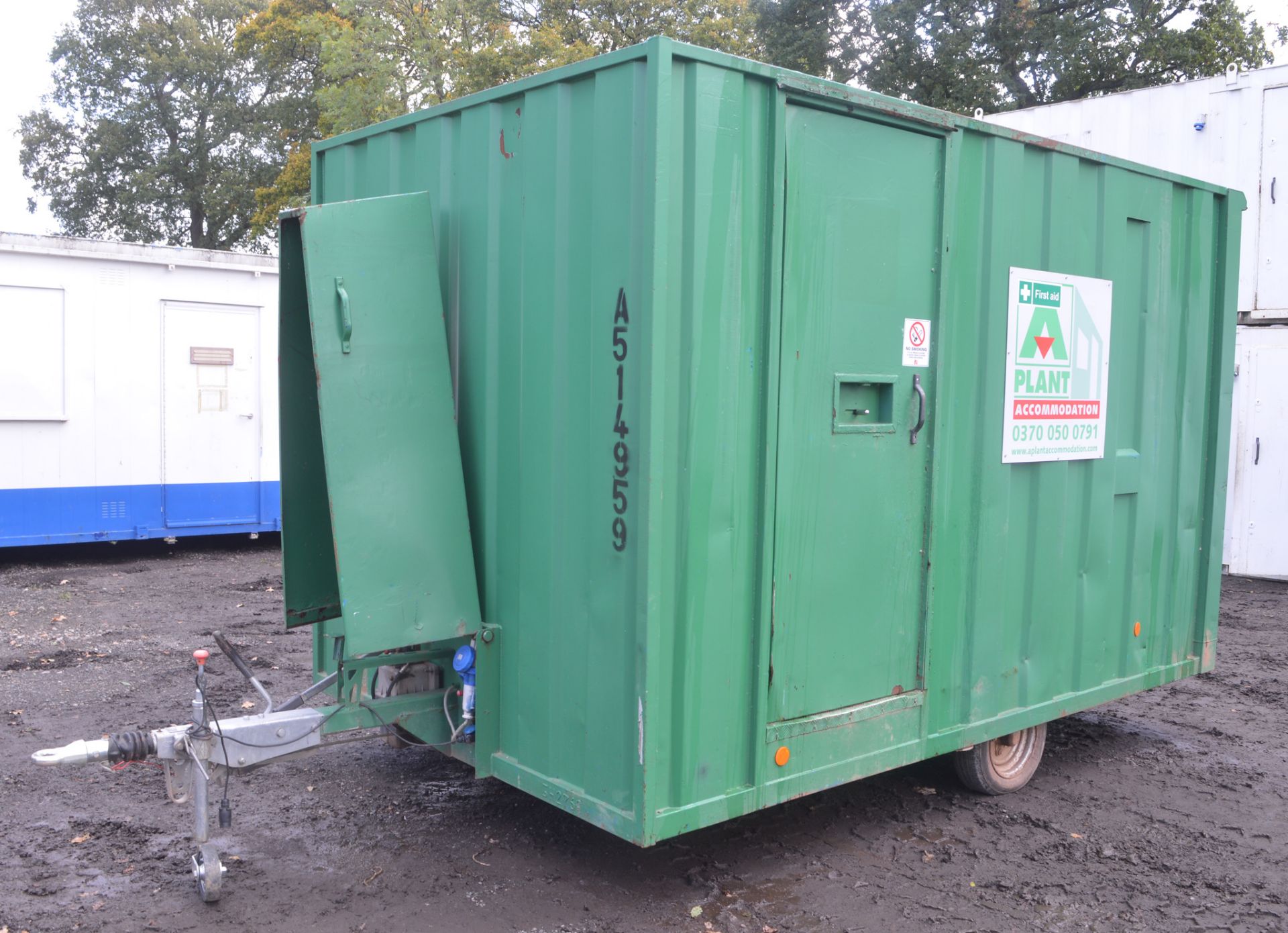 Groundhog 12 ft x 8 ft steel anti vandal mobile fast tow site welfare unit  Comprising kitchen, - Bild 2 aus 10
