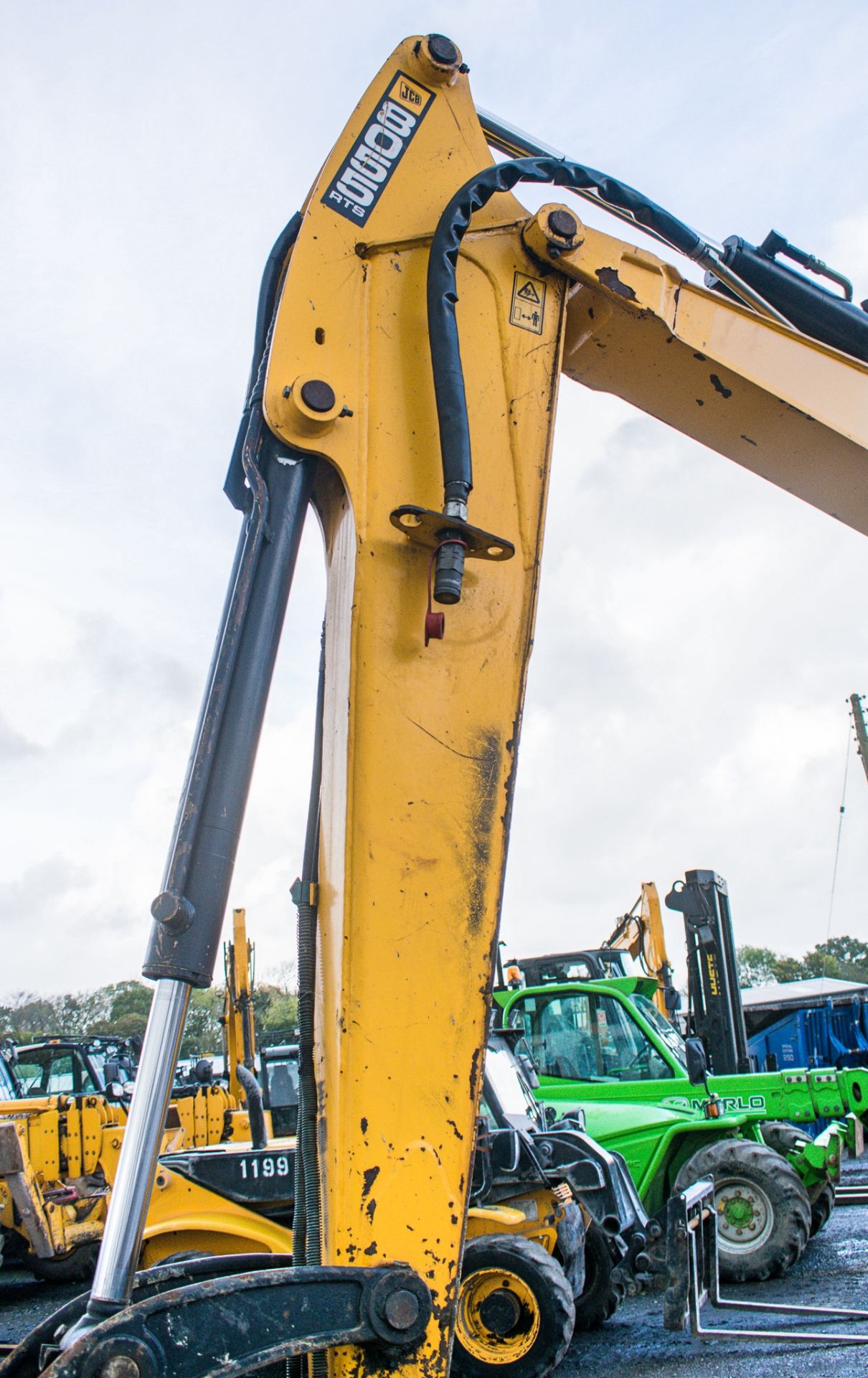 JCB 8055 5 tonne zero tail swing rubber tracked excavator Year: 2014 S/N: 2426035 Recorded Hours: - Image 14 of 21