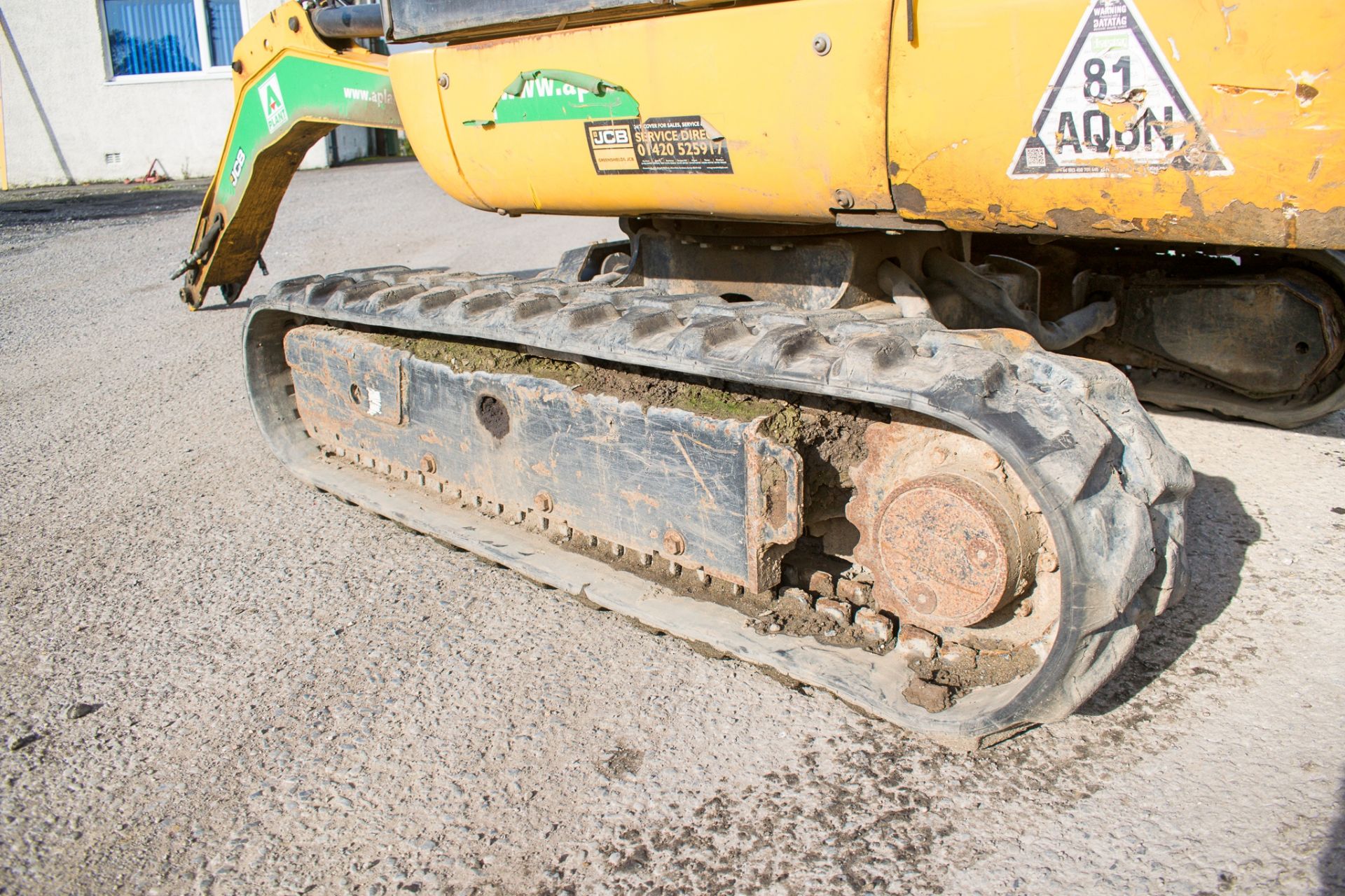 JCB 8018 1.8 tonne rubber tracked mini excavator  Year: 2017 S/N: 2545073 c/w expanding tracks and - Image 7 of 17