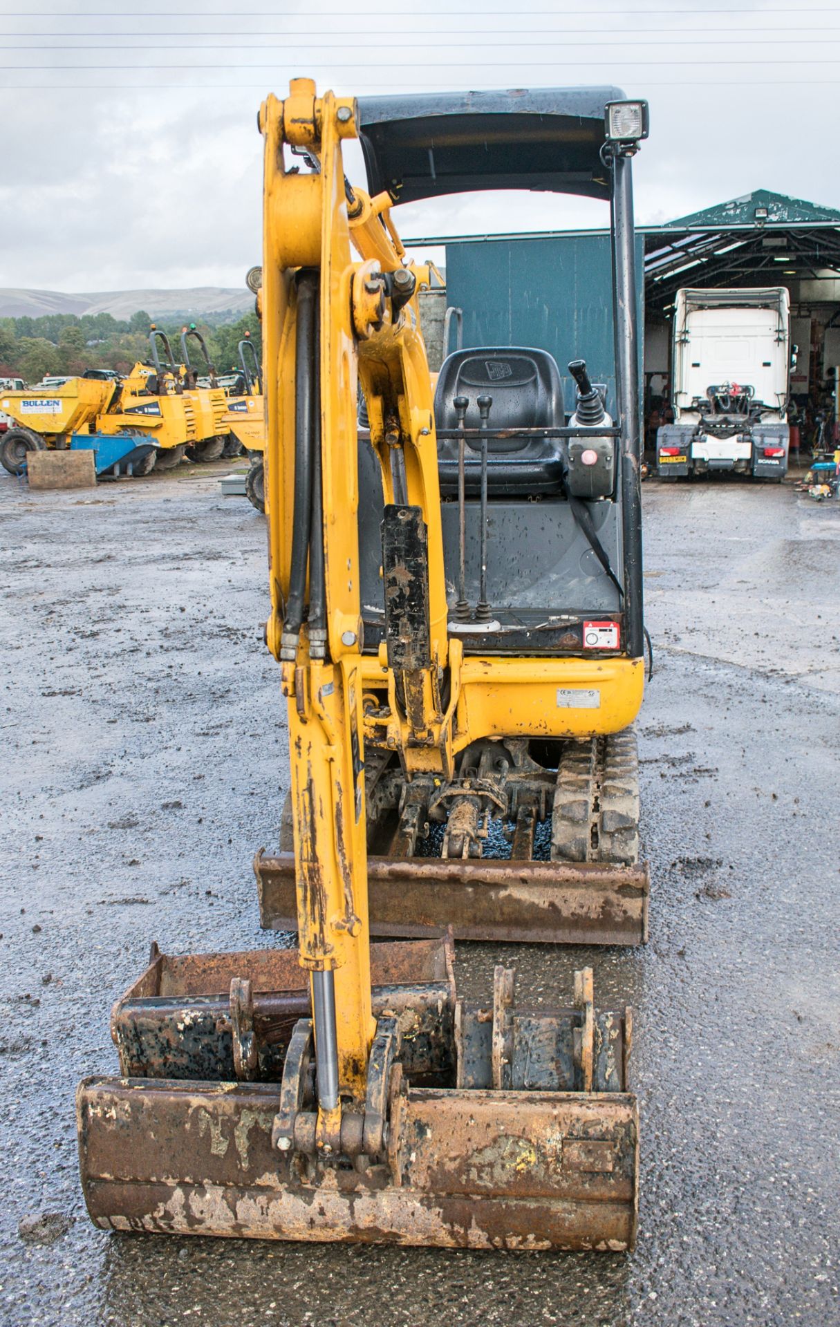 JCB 801.4 1.5 tonne rubber tracked mini excavator Year: 2008 S/N: 285989 Recorded hours: 1261 blade, - Image 5 of 18