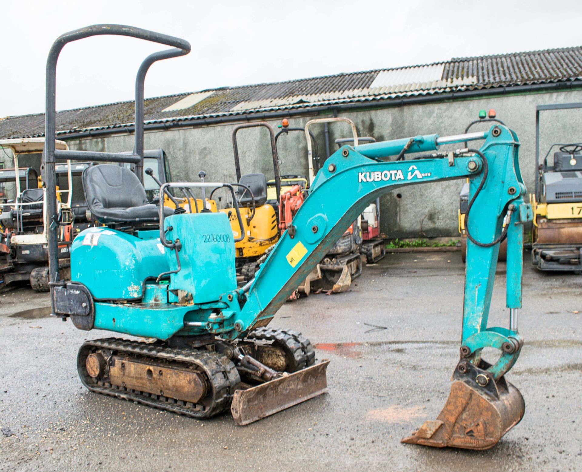 Kubota K008 0.8 tonne rubber tracked excavator Year: S/N: Recorded Hours: 3423 blade, expandable - Image 2 of 12