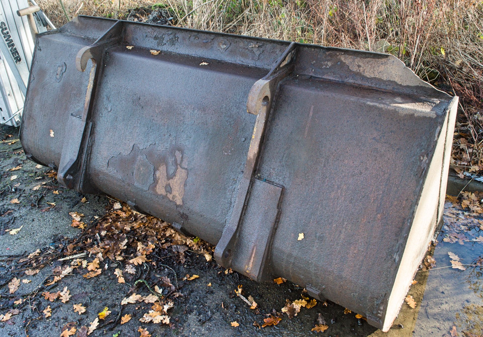 7ft telescopic handler bucket - Image 2 of 2