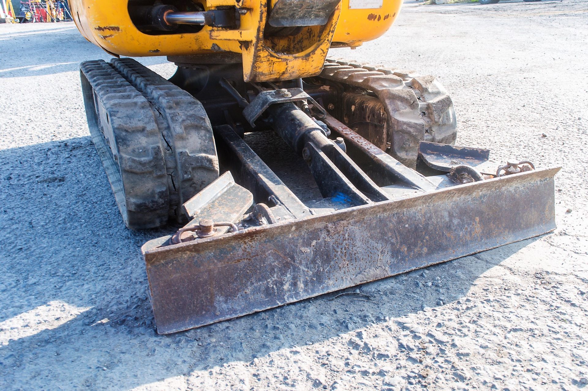 JCB 8018 1.5 tonne rubber tracked mini excavator Year: 2013 S/N: 2074561 Recorded Hours: 1630 blade, - Image 12 of 19