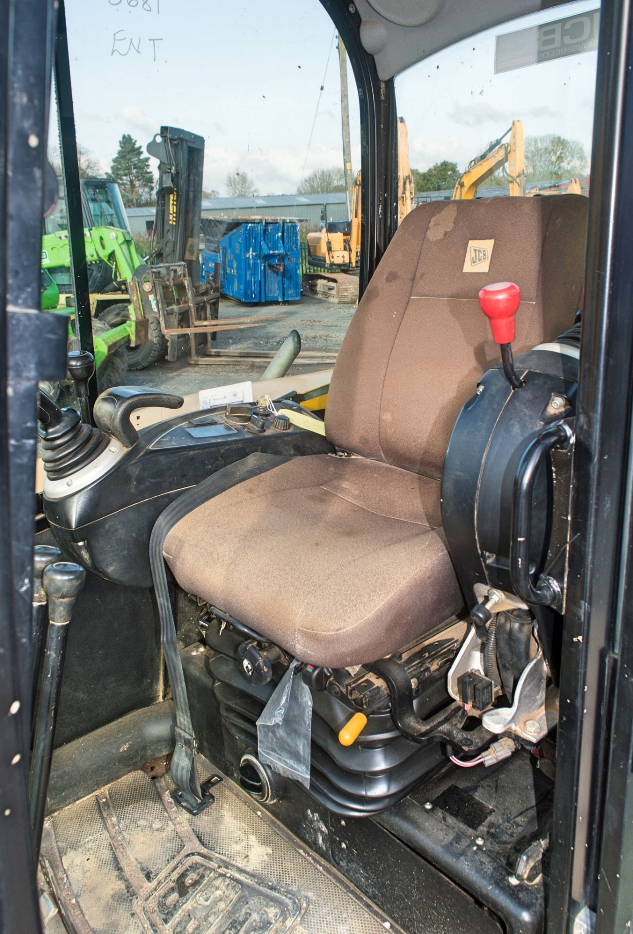 JCB 8050 RTS 5 tonne rubber tracked midi excavator Year: 2013 S/N: 1741865 Recorded Hours: 2397 - Image 21 of 23