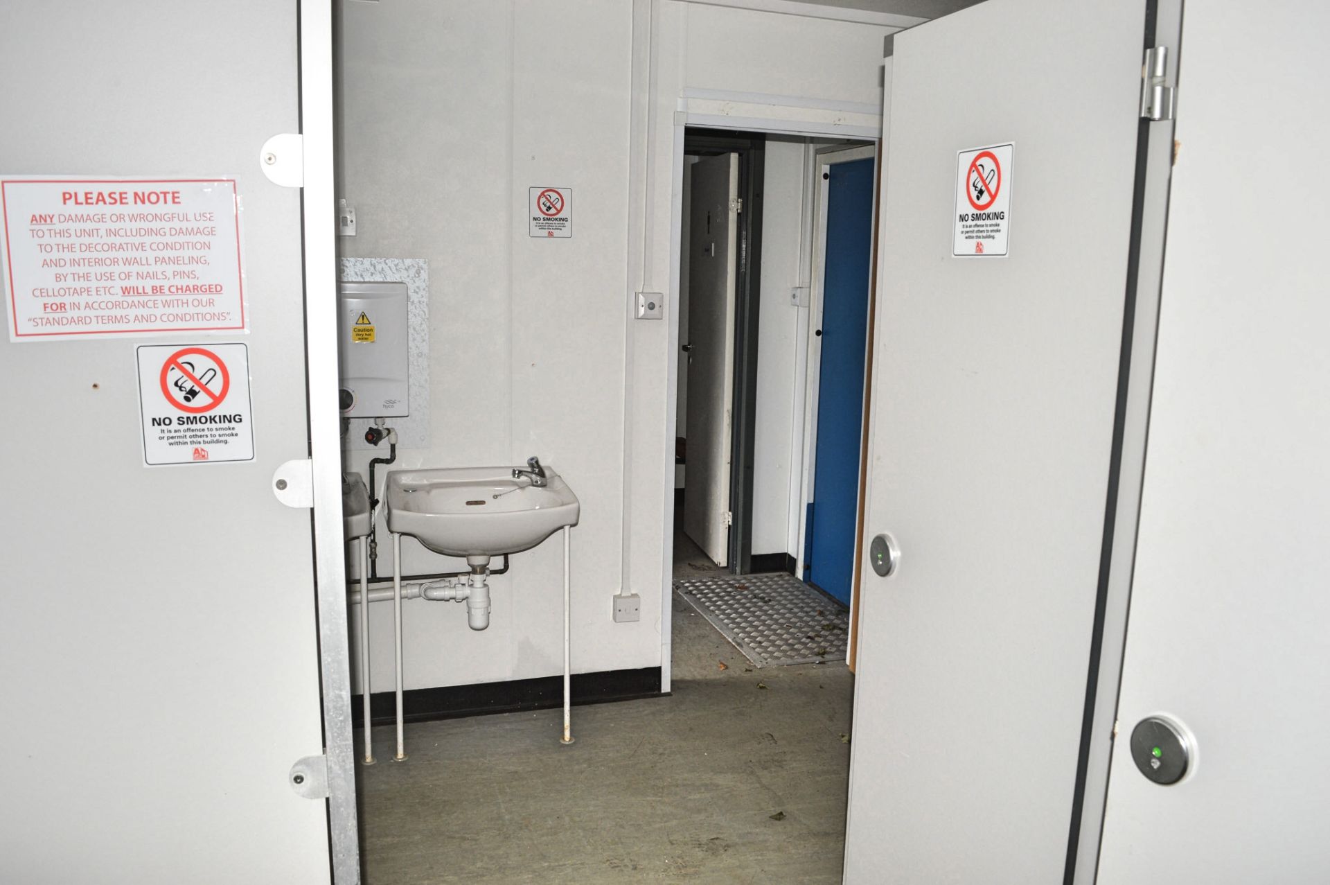 32 ft x 10 ft jack leg steel anti vandal toilet and shower block  Comprising of 2 rooms contaning; 3 - Image 12 of 17