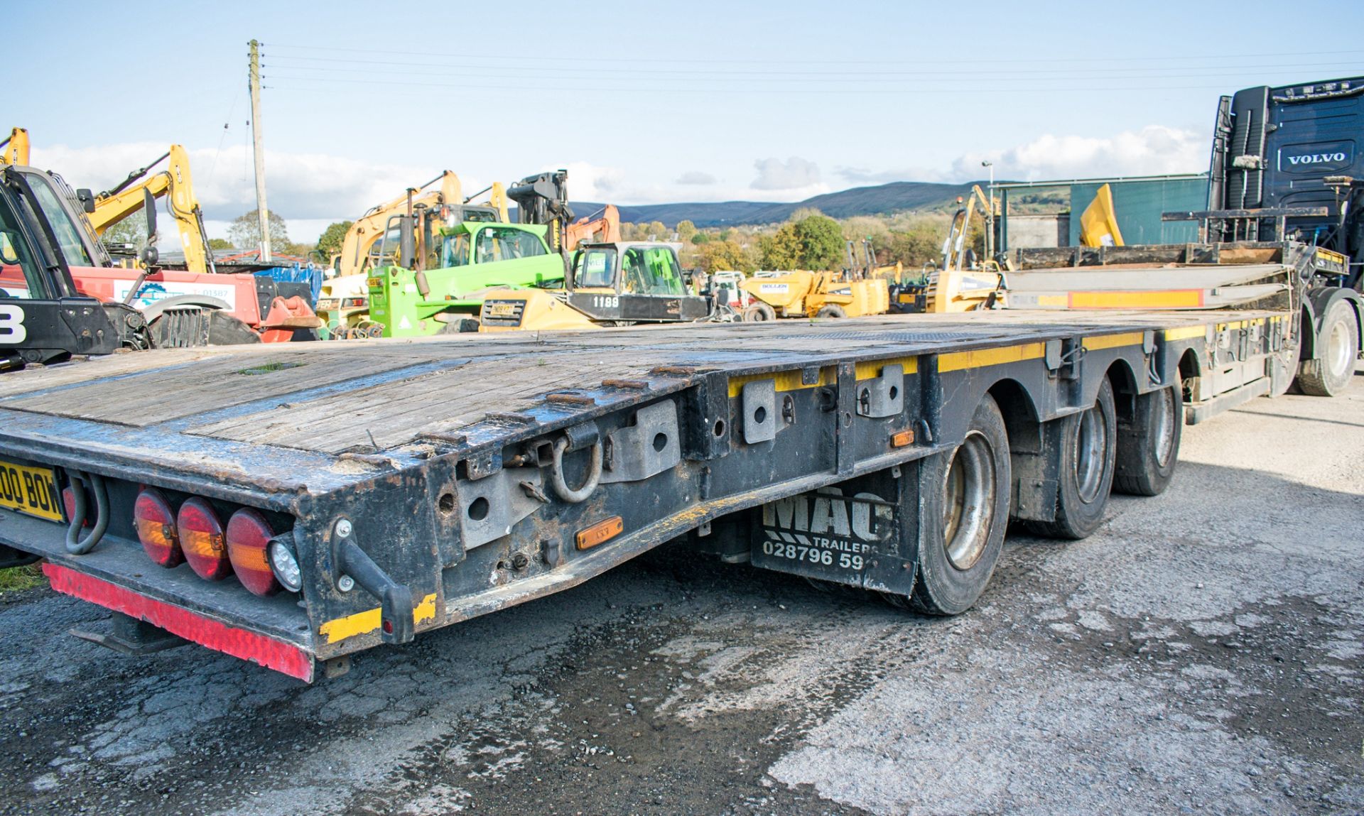 MAC Trailers 13.6 metre step frame tri axle low loader trailer - Image 9 of 31