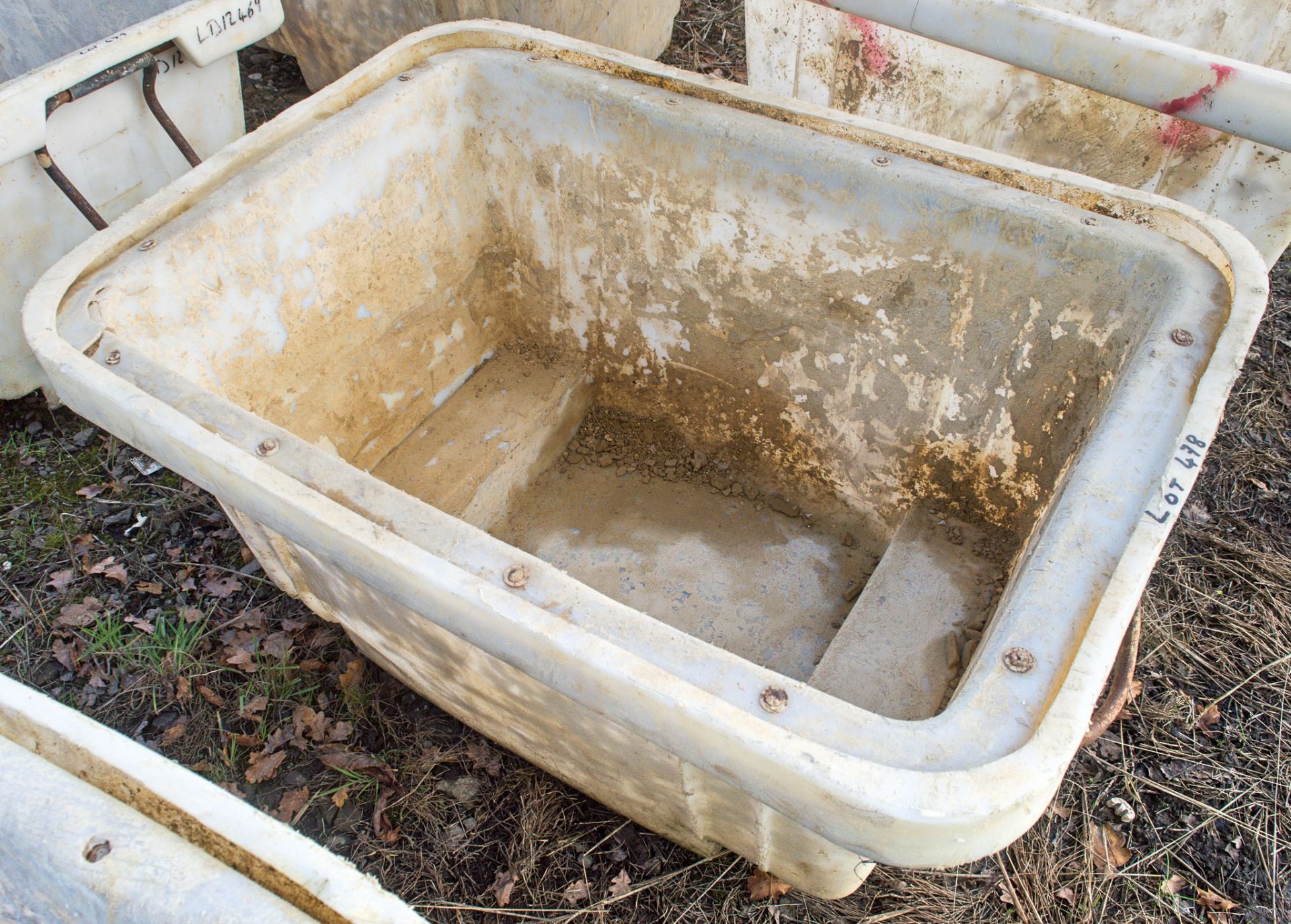 Plastic mortar tub