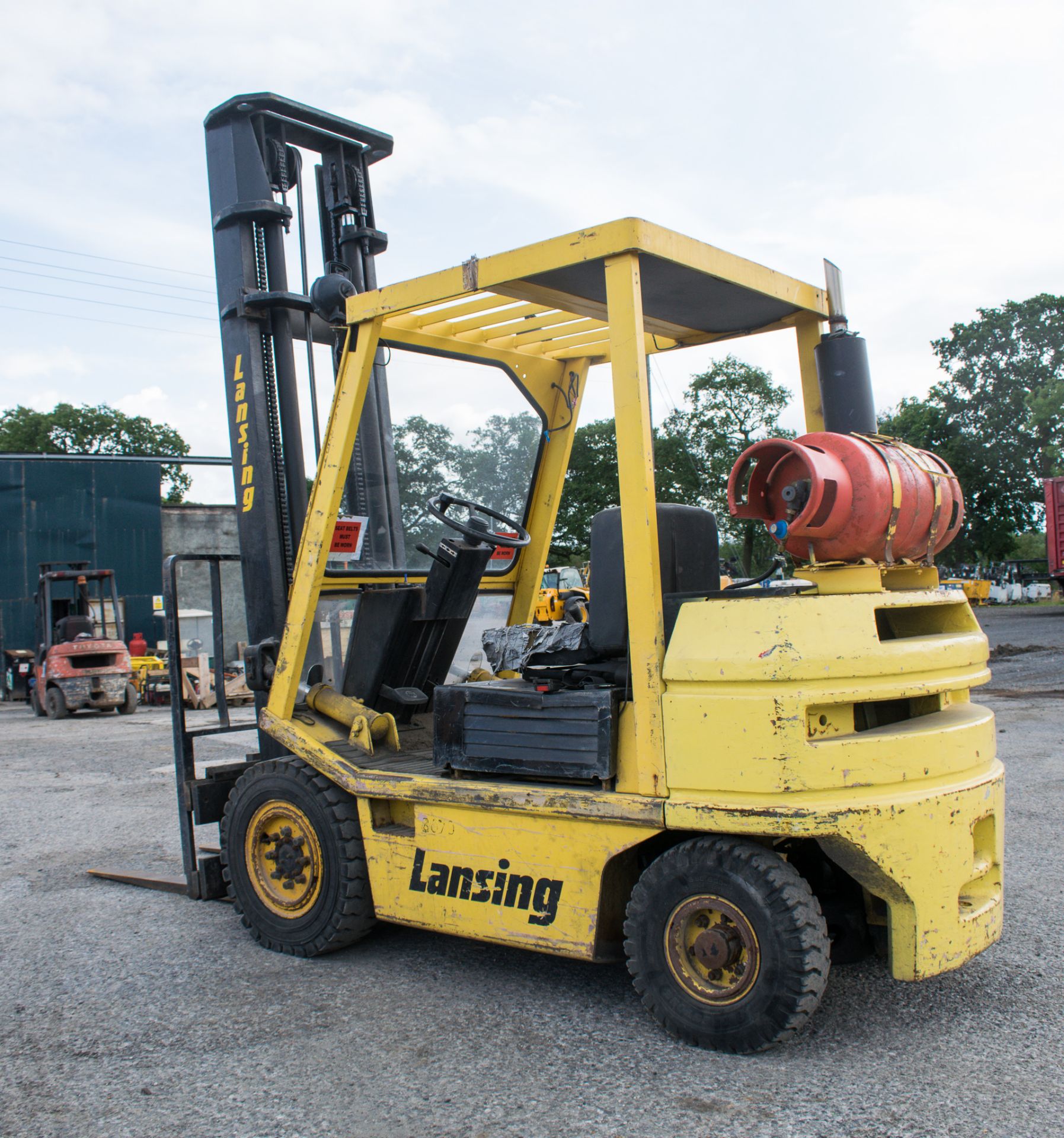 Lansing 7/2.5 2.5 tonne gas powered fork lift truck S/N: 36725 Recorded Hours: 219 - Image 2 of 12