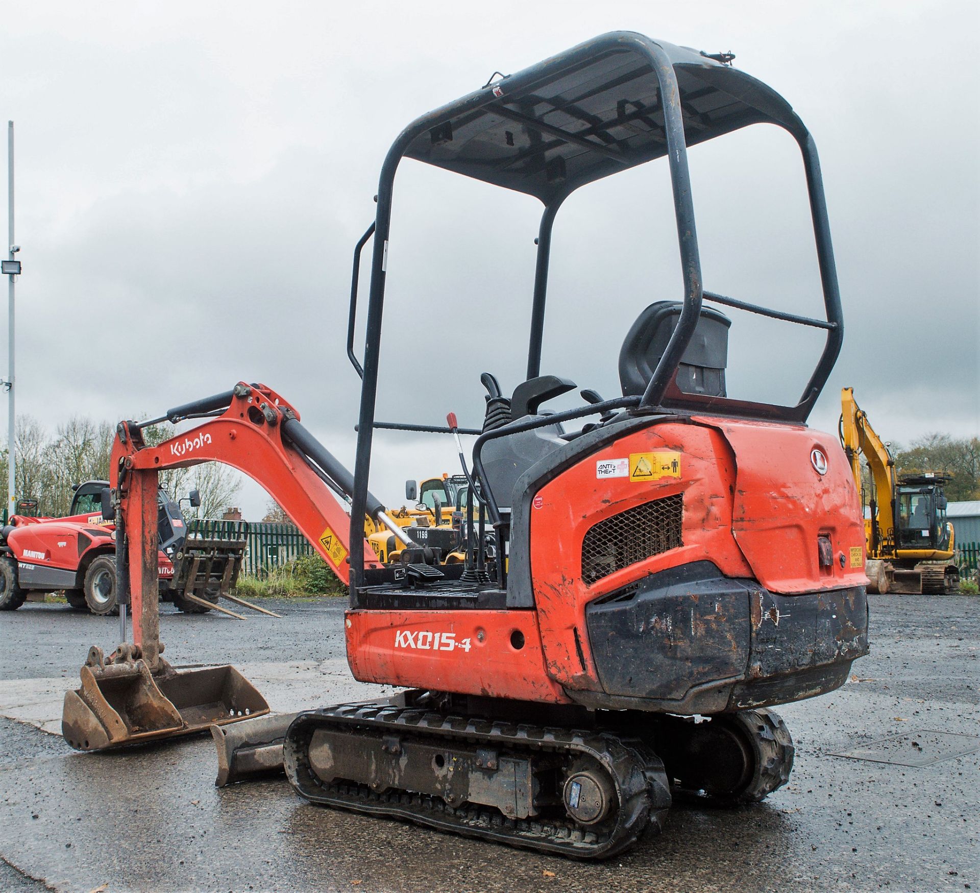 Kubota KX015-4 1.5 tonne rubber tracked mini excavator Year: 2011 S/N: 55607 Recorded Hours: 2768 - Image 3 of 20