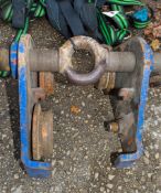 Girder trolley ** Wheel missing **