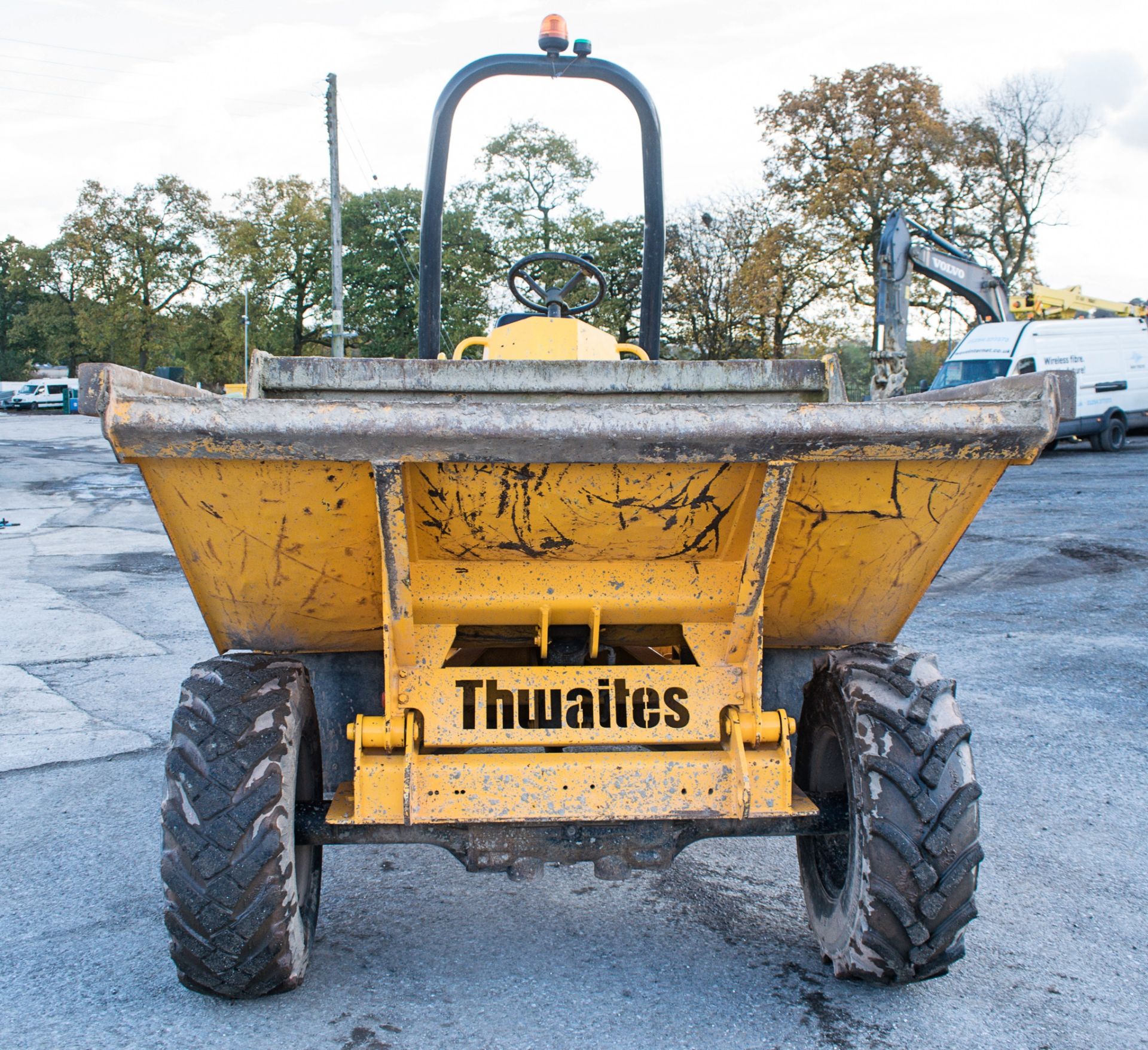 Thwaites 3 tonne straight skip dumper Year: 2005 S/N: 2A5667 Recorded Hours: 2288 1908 - Image 9 of 38