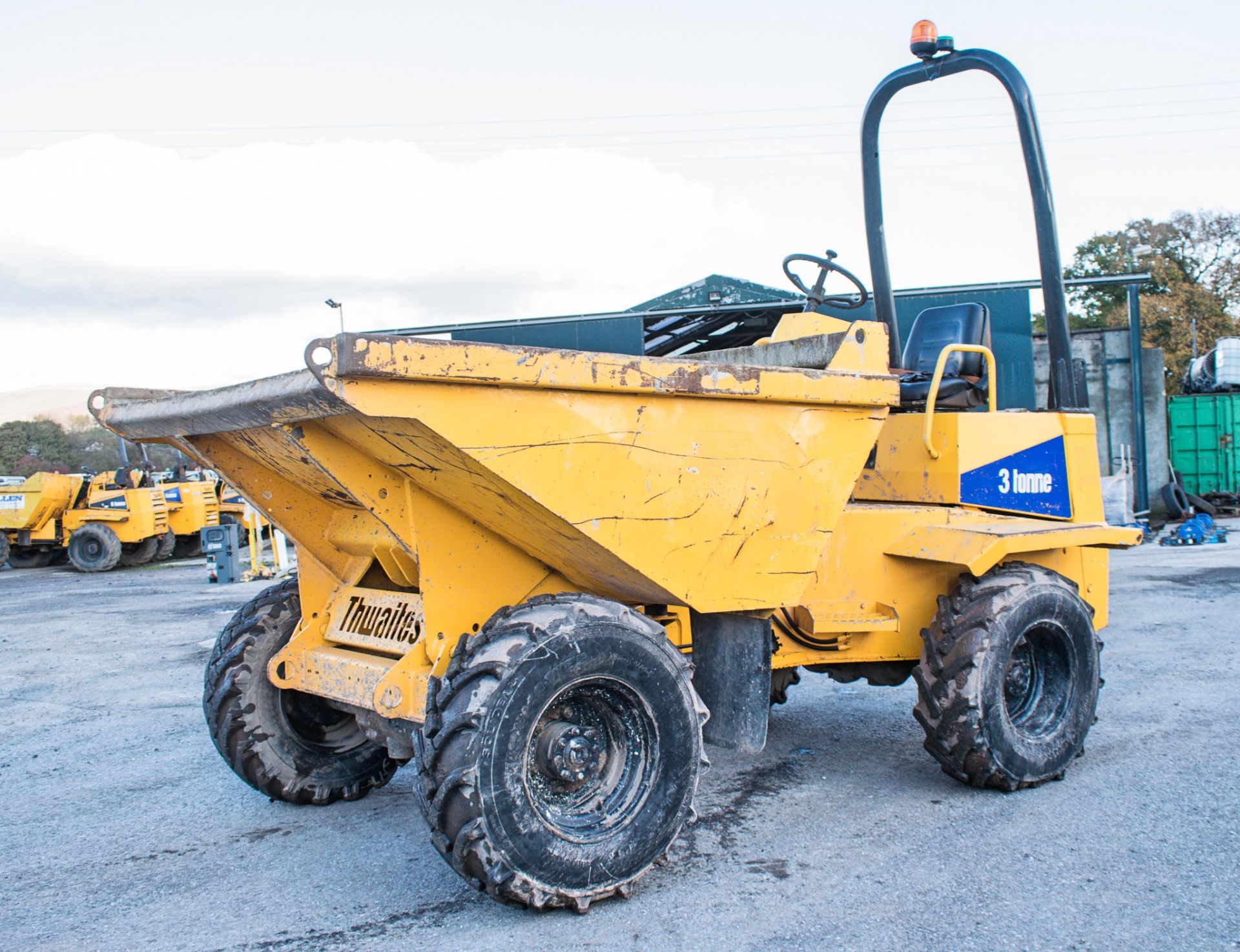 Thwaites 3 tonne straight skip dumper Year: 2005 S/N: 2A5667 Recorded Hours: 2288 1908 - Image 2 of 38