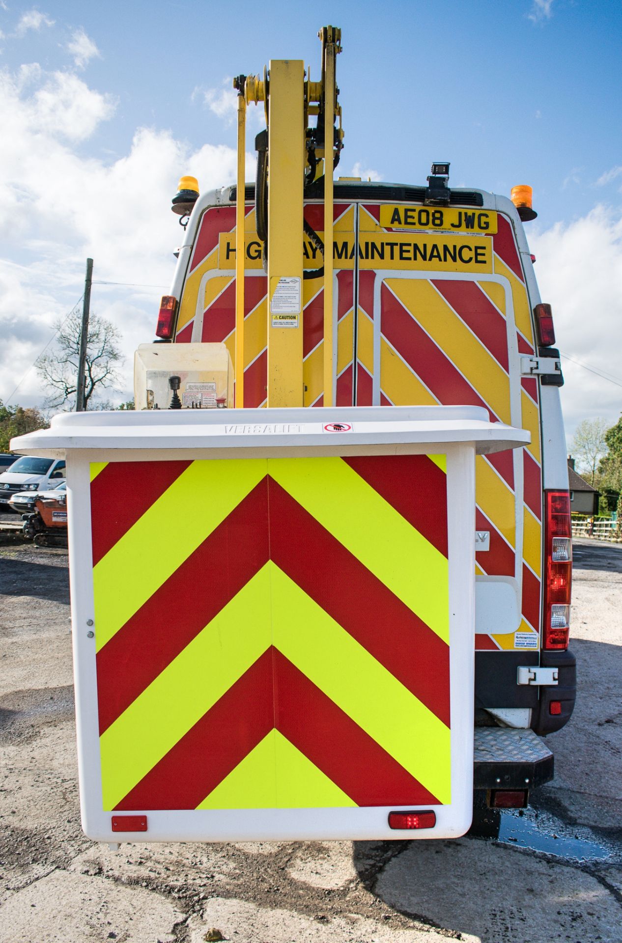 Iveco Daily 65C18 4x2 van derived Versalift EST46NF articulated mobile access platform - Image 6 of 23