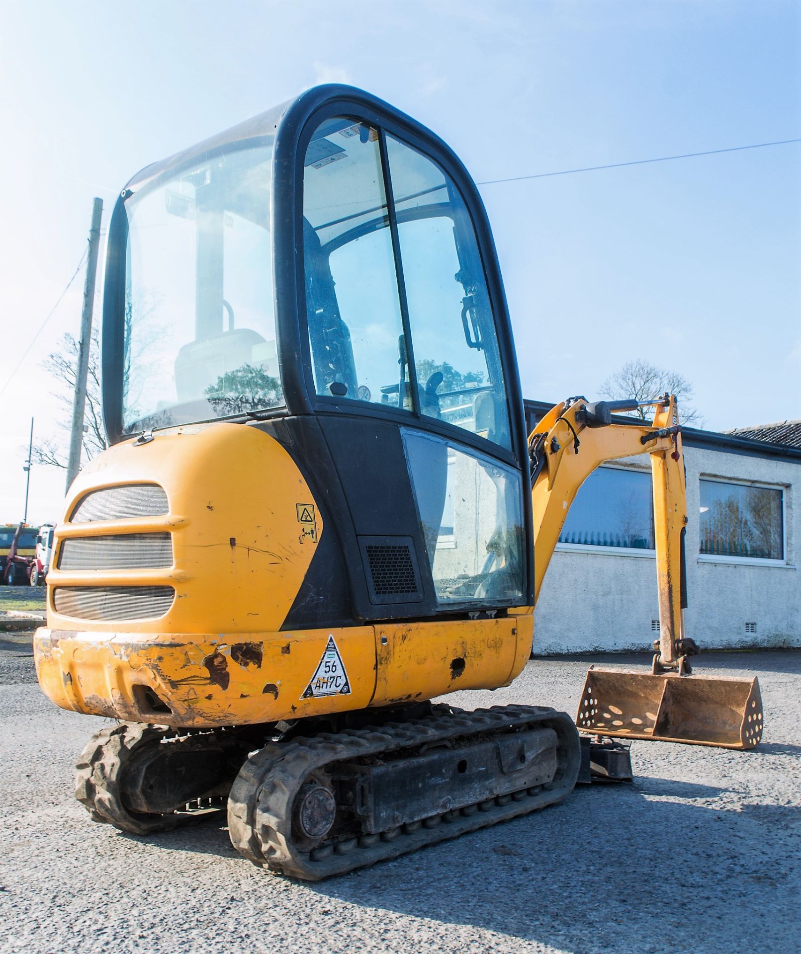 JCB 8018 1.5 tonne rubber tracked mini excavator Year: 2013 S/N: 2074561 Recorded Hours: 1630 blade, - Image 4 of 19