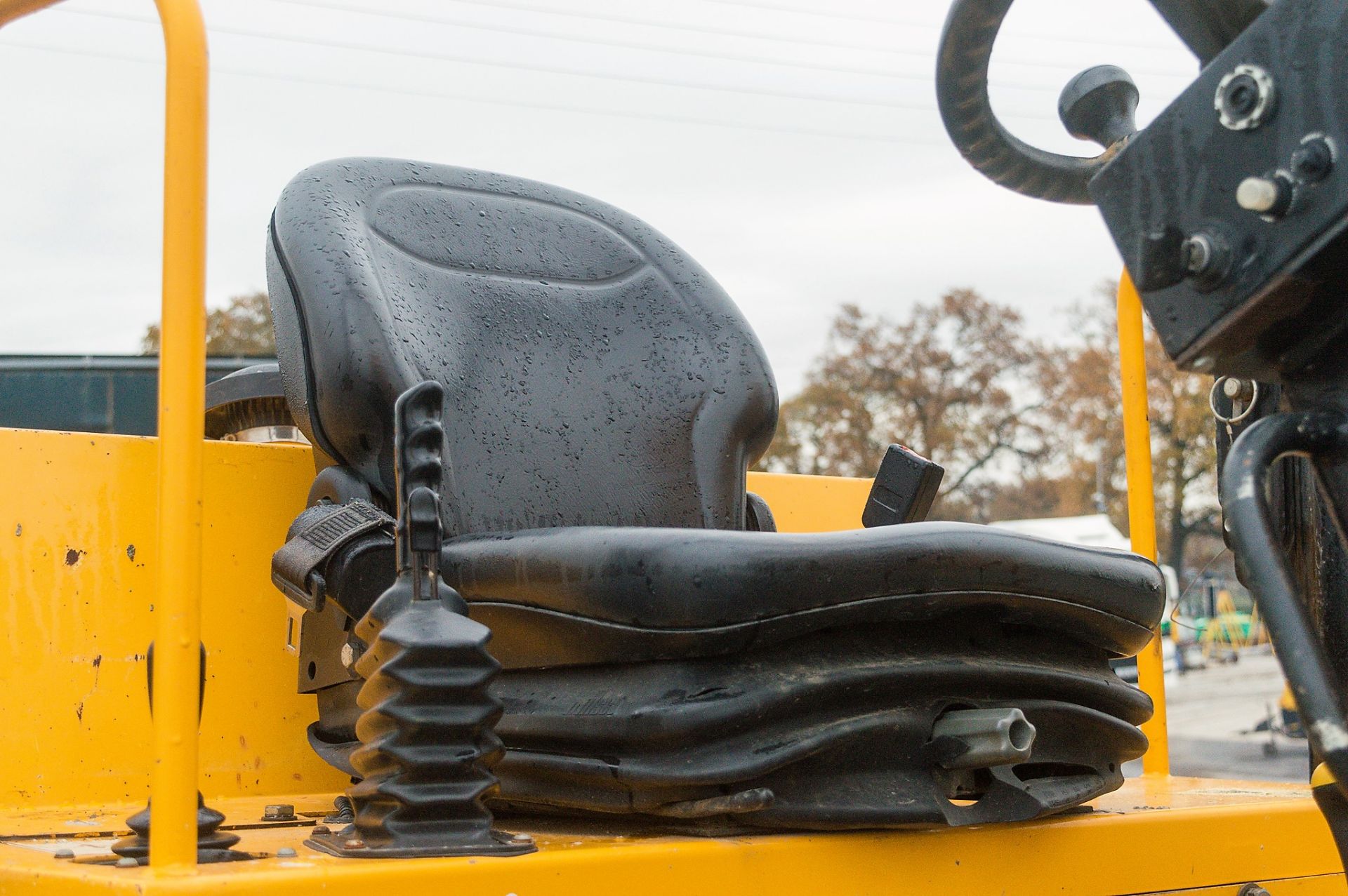 JCB 6 tonne swivel skip dumper Year: 2015 S/N: EFFRL7343 Recorded Hours: 731 ** Starts, runs, tips & - Image 18 of 18