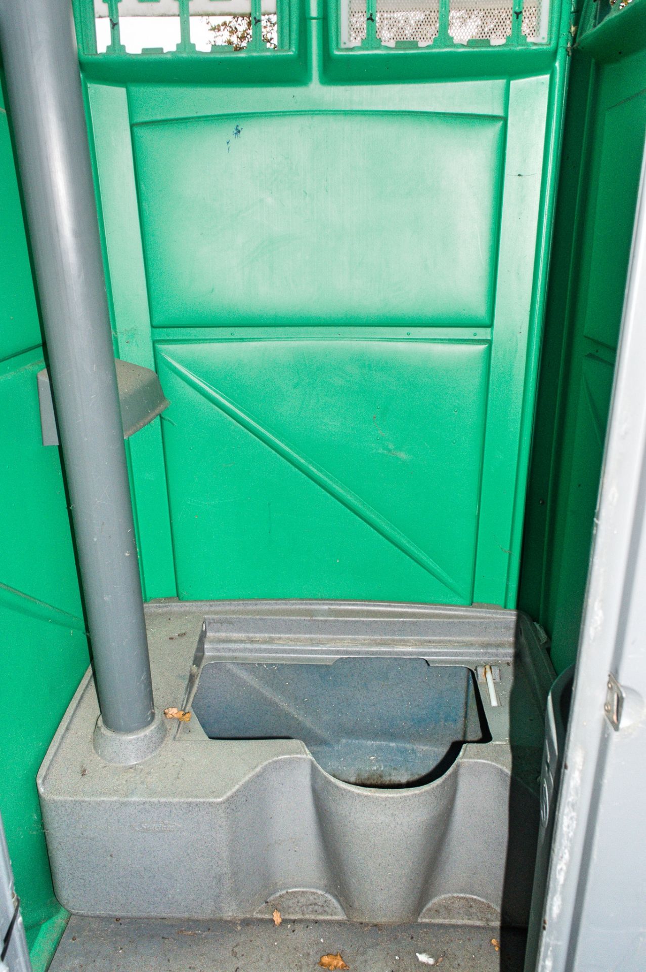 Plastic portable site toilet A172607 - Image 2 of 2