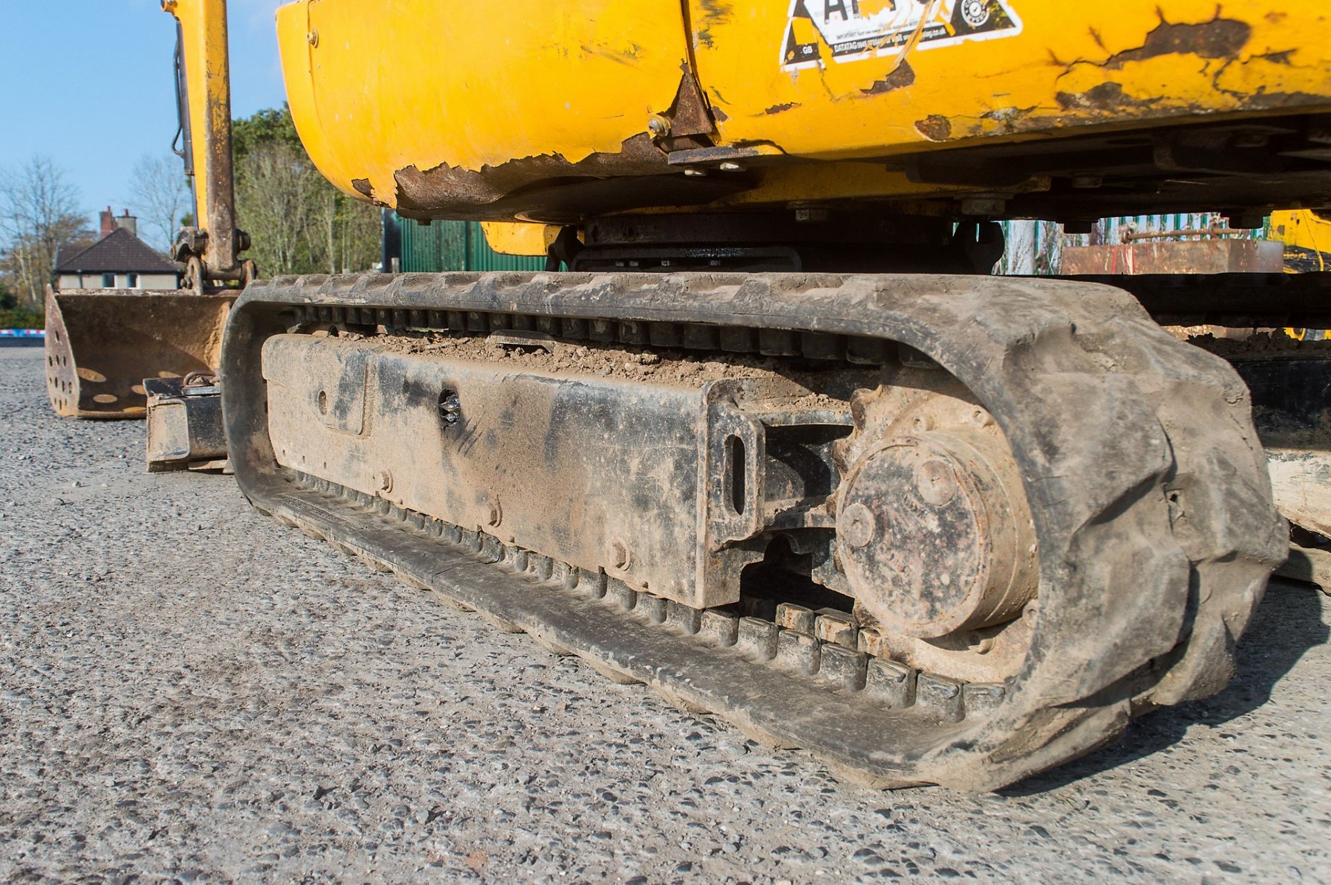 JCB 8018 1.5 tonne rubber tracked mini excavator Year: 2013 S/N: 2074561 Recorded Hours: 1630 blade, - Image 7 of 19