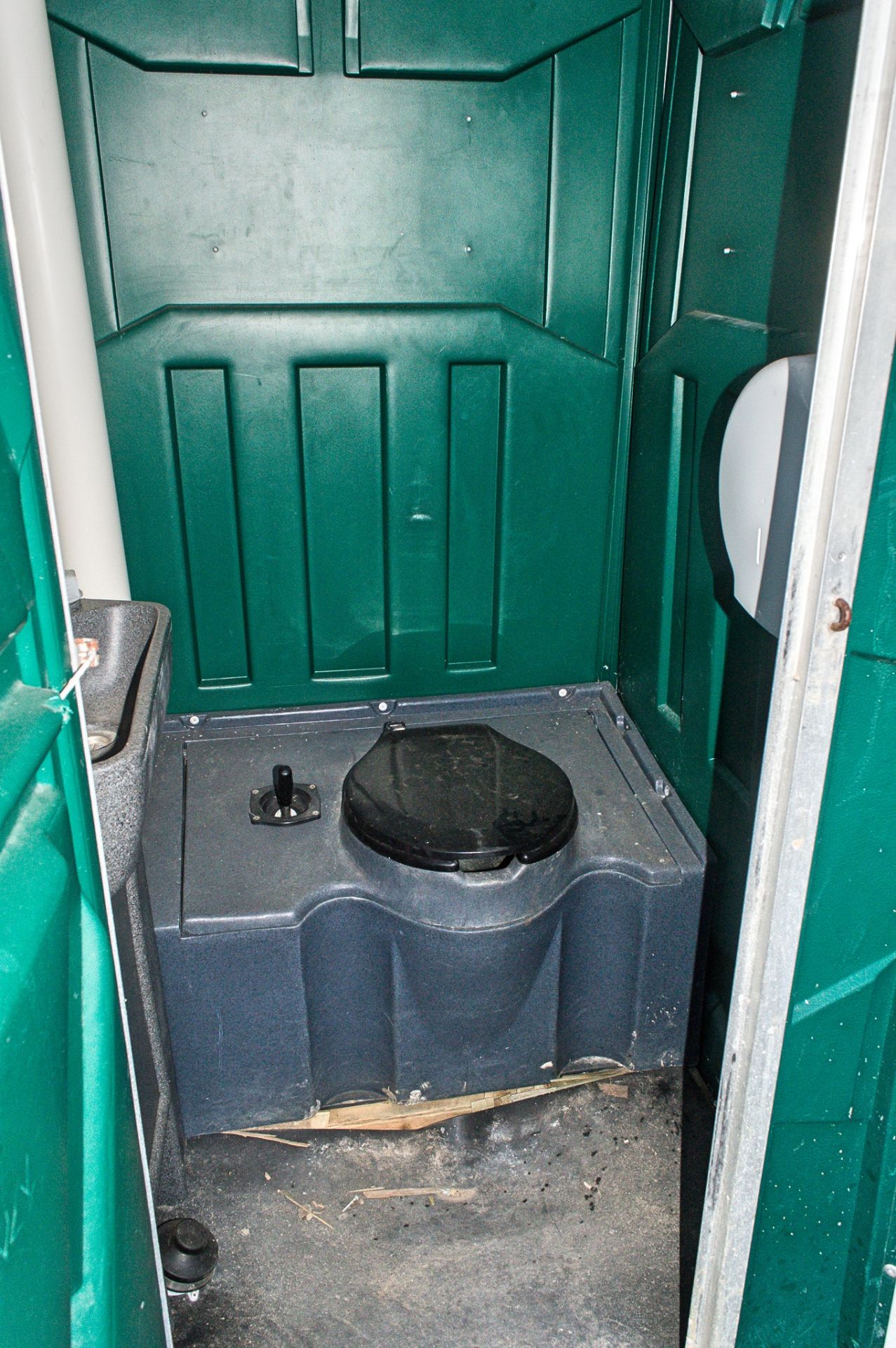 Plastic portable site toilet - Image 2 of 2