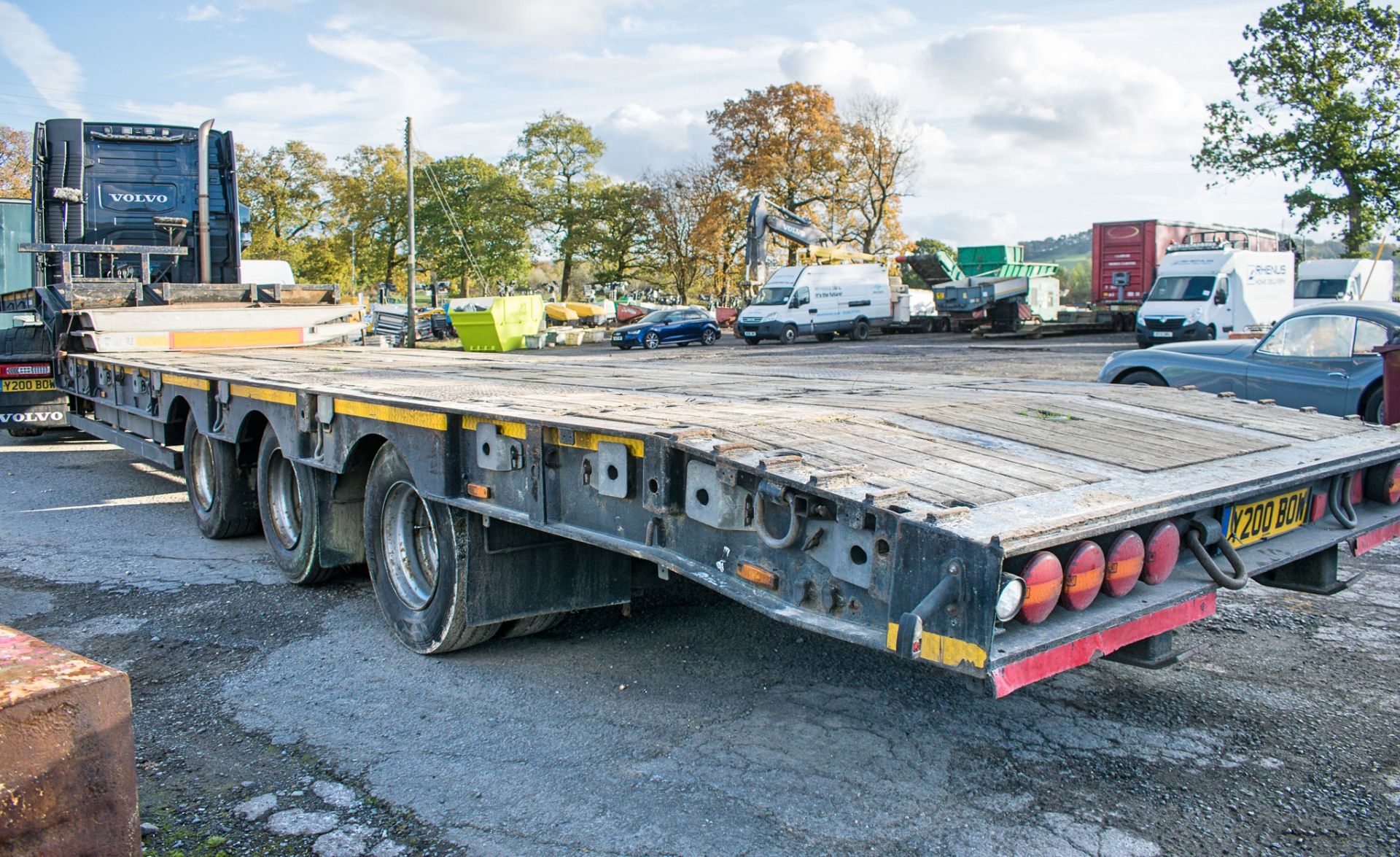 MAC Trailers 13.6 metre step frame tri axle low loader trailer - Image 8 of 31