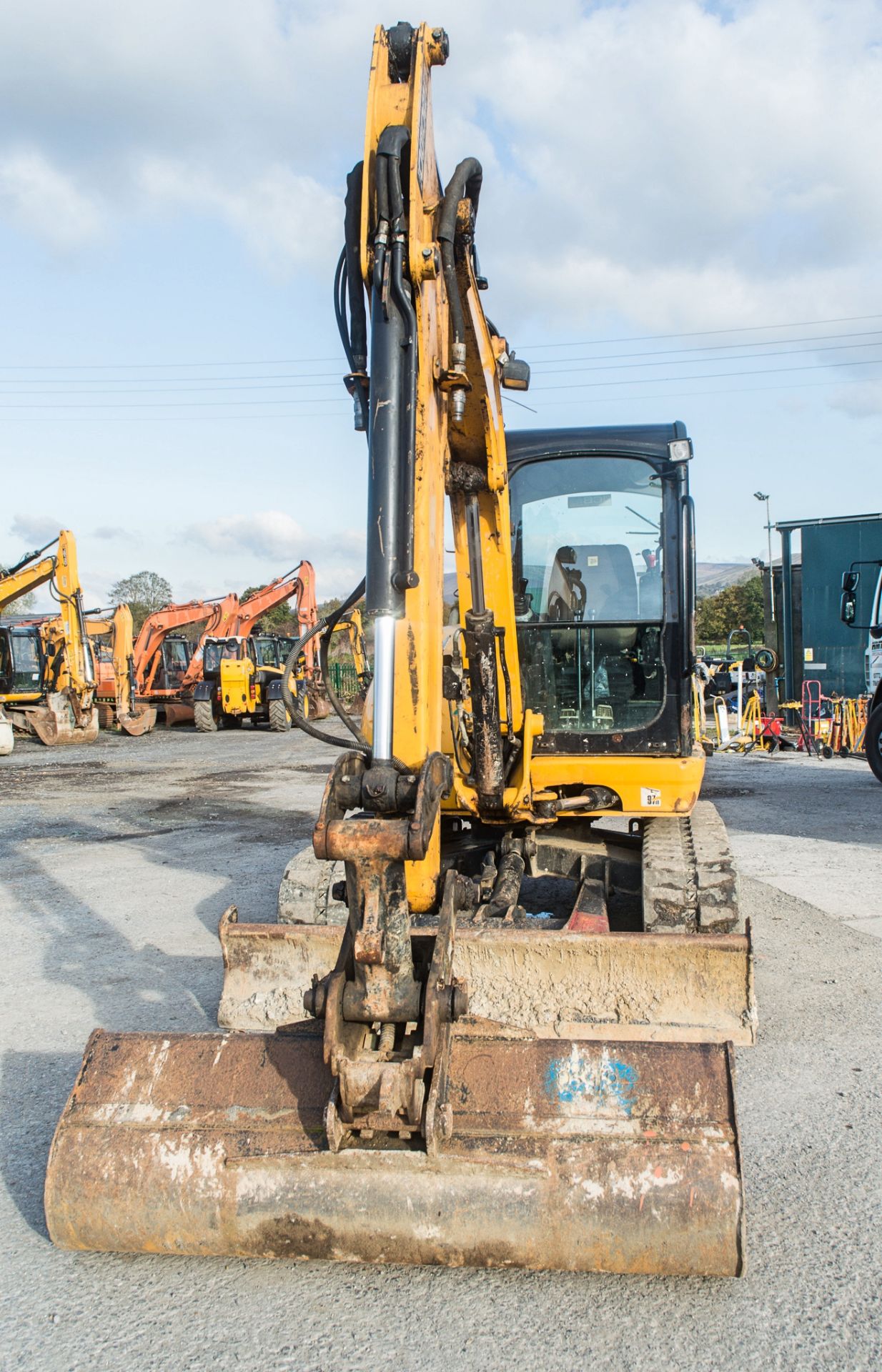 JCB 8050 RTS 5 tonne rubber tracked midi excavator Year: 2013 S/N: 1741865 Recorded Hours: 2397 - Image 5 of 23