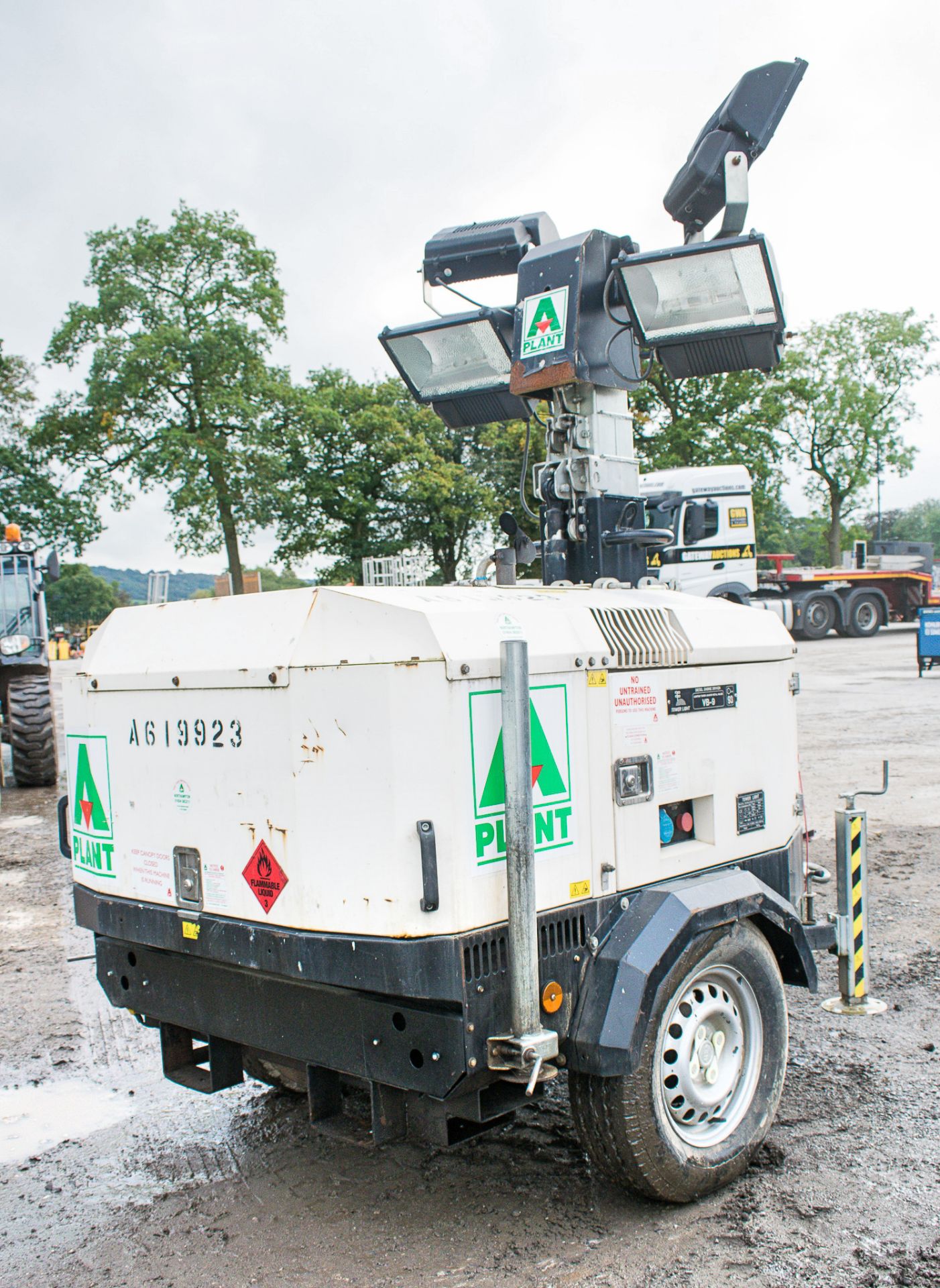 Tower Light VB-9 diesel driven mobile lighting tower Year: 2013 S/N: 1302900 Recorded Hours: 2746 - Image 4 of 9