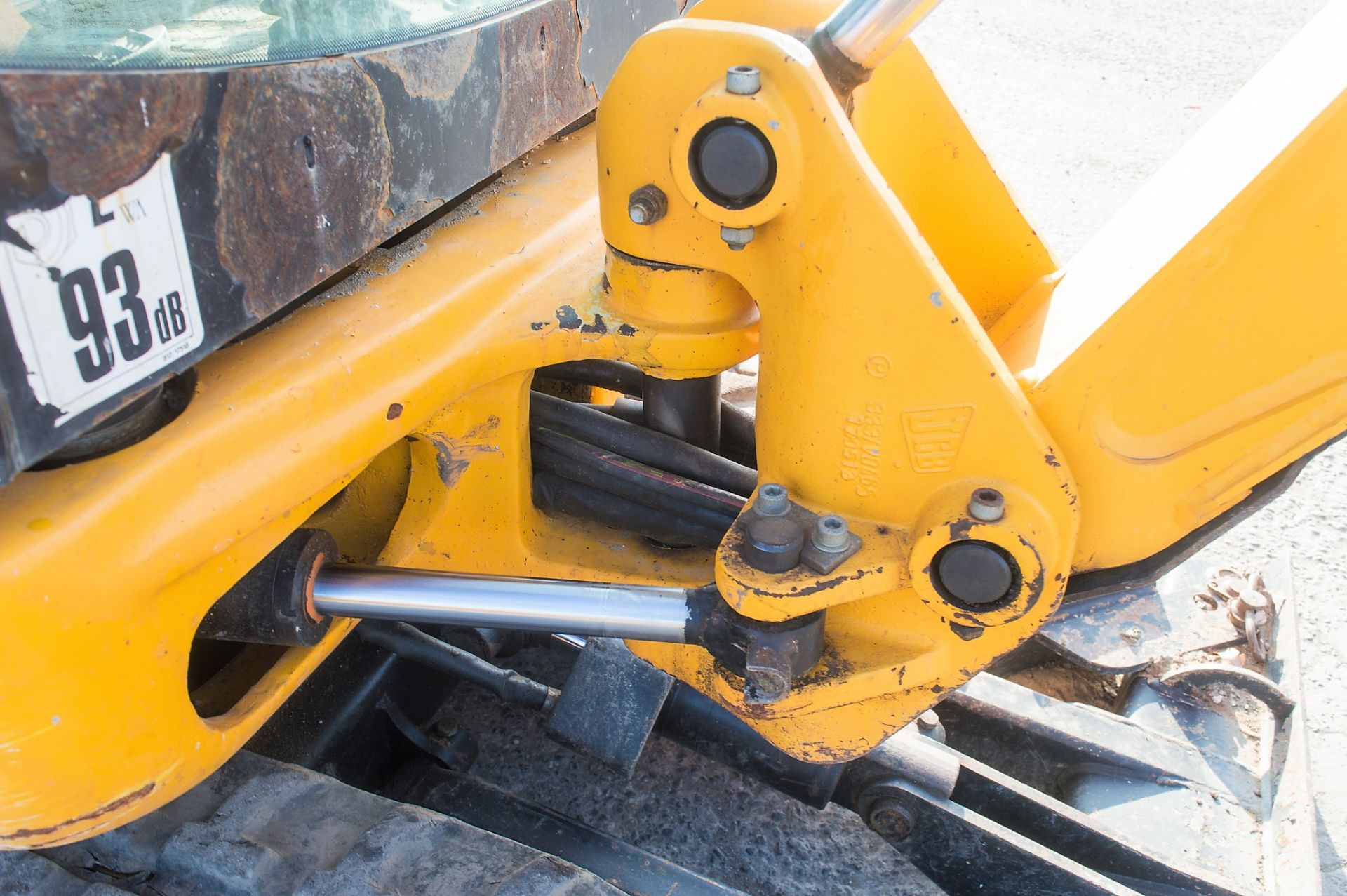 JCB 8018 1.5 tonne rubber tracked mini excavator Year: 2013 S/N: 2074561 Recorded Hours: 1630 blade, - Image 13 of 19