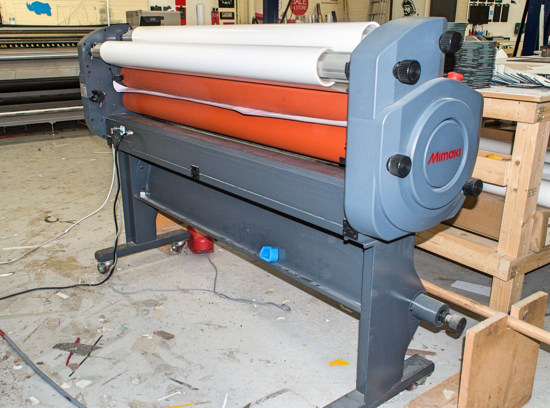 Mimaki LA160W laminating machine Year: 2015 S/N: W160C0094 Paper size: 165 cm - Image 2 of 5