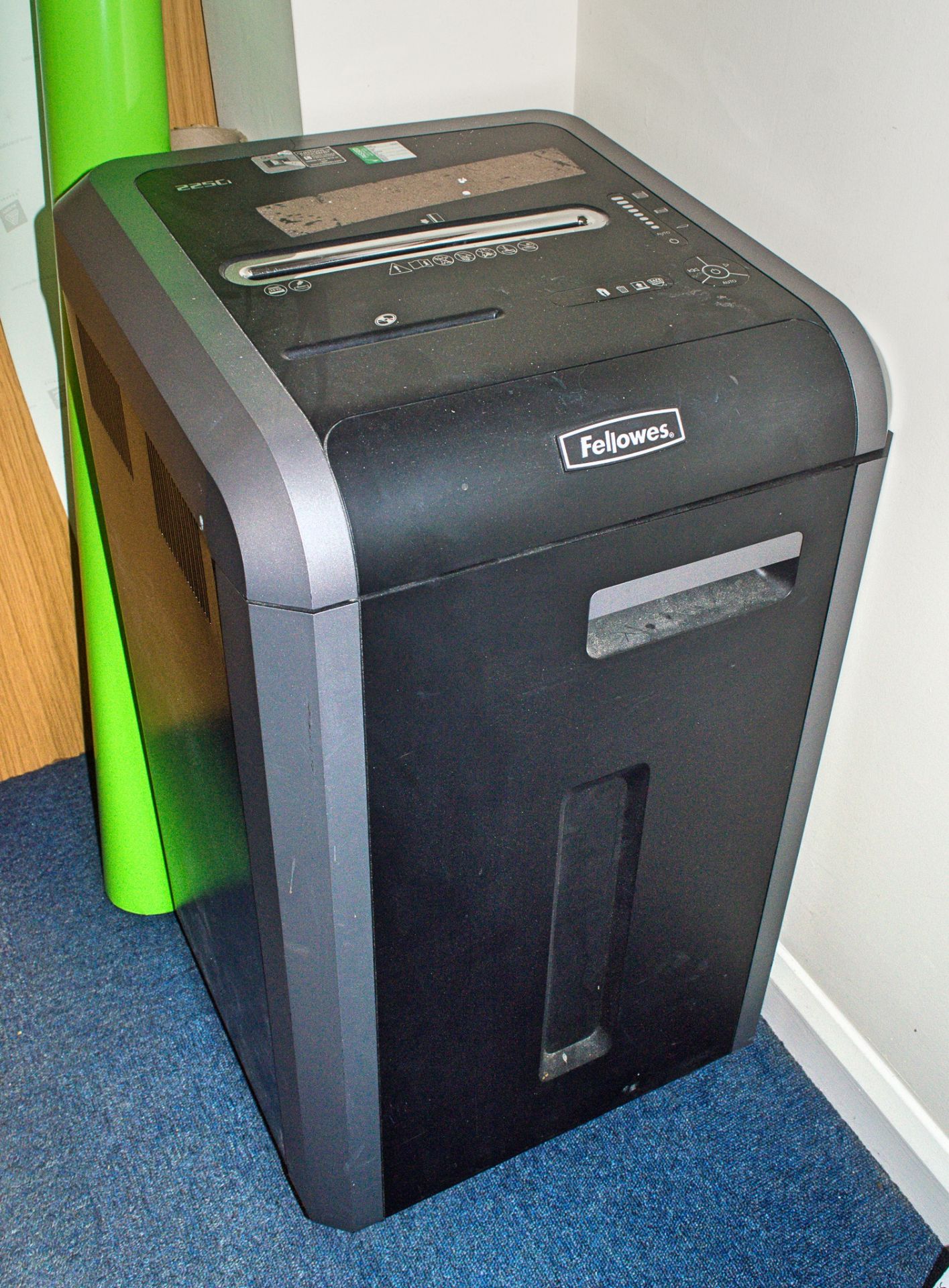 Fellowes 225i paper shredder