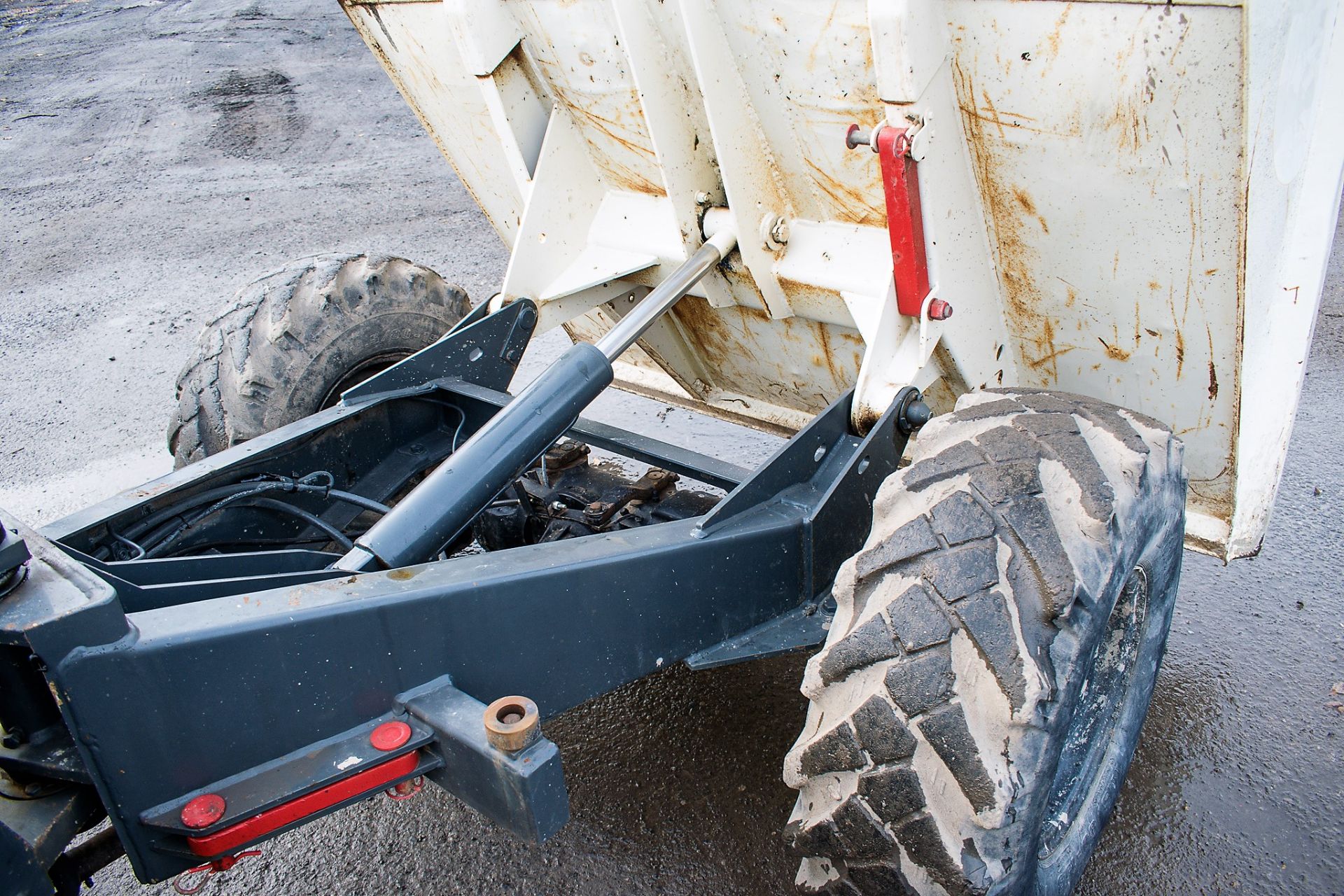 Benford Terex 3 tonne straight skip dumper Year: 2007 S/N: E709FR257 Recorded Hours: 2084 D2087 - Image 9 of 19