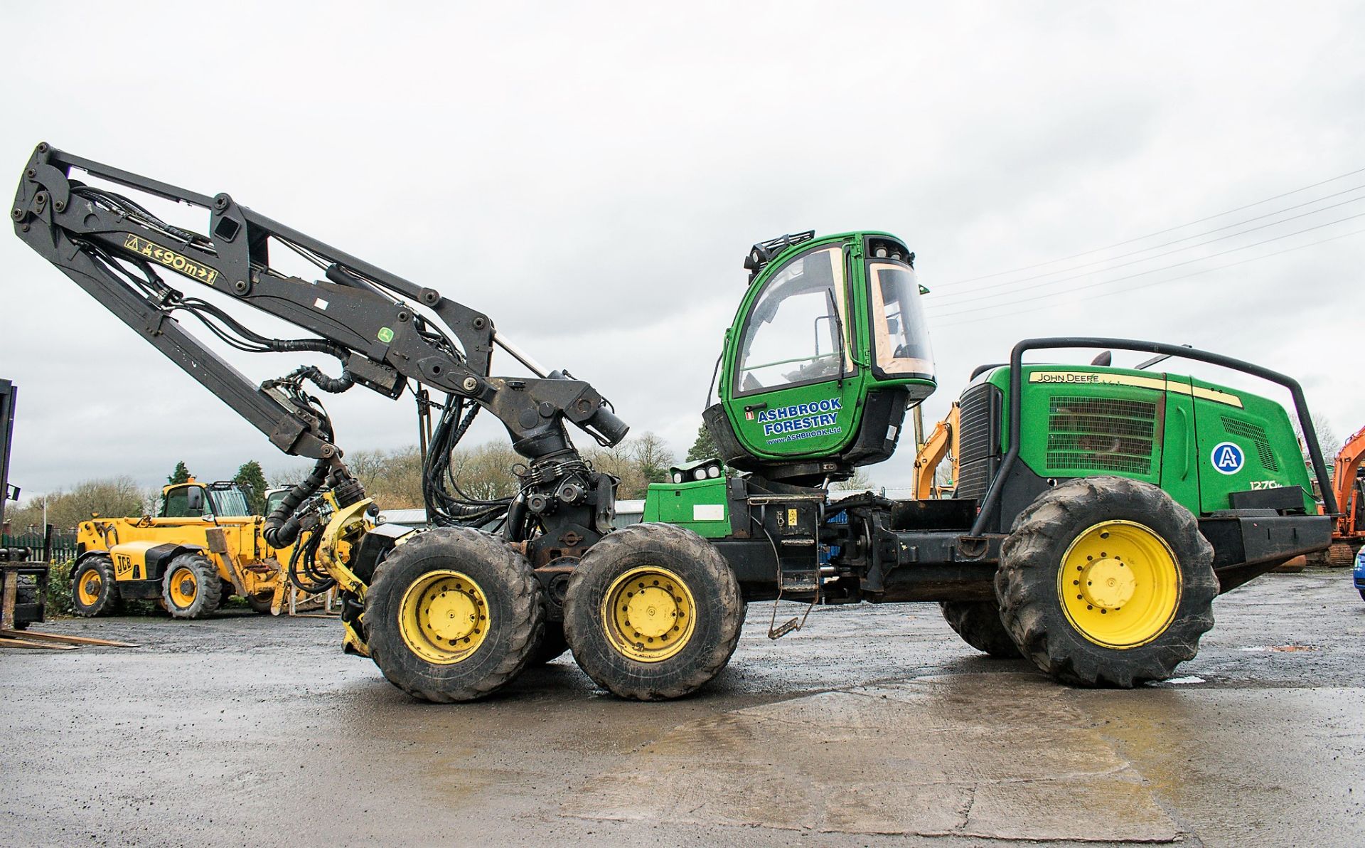 John Deere 1270 E 6 wheel harvester Year: 2009 S/N: WJ1270E001649 Recorded Hours: 17,008 c/w CH710- - Image 7 of 22