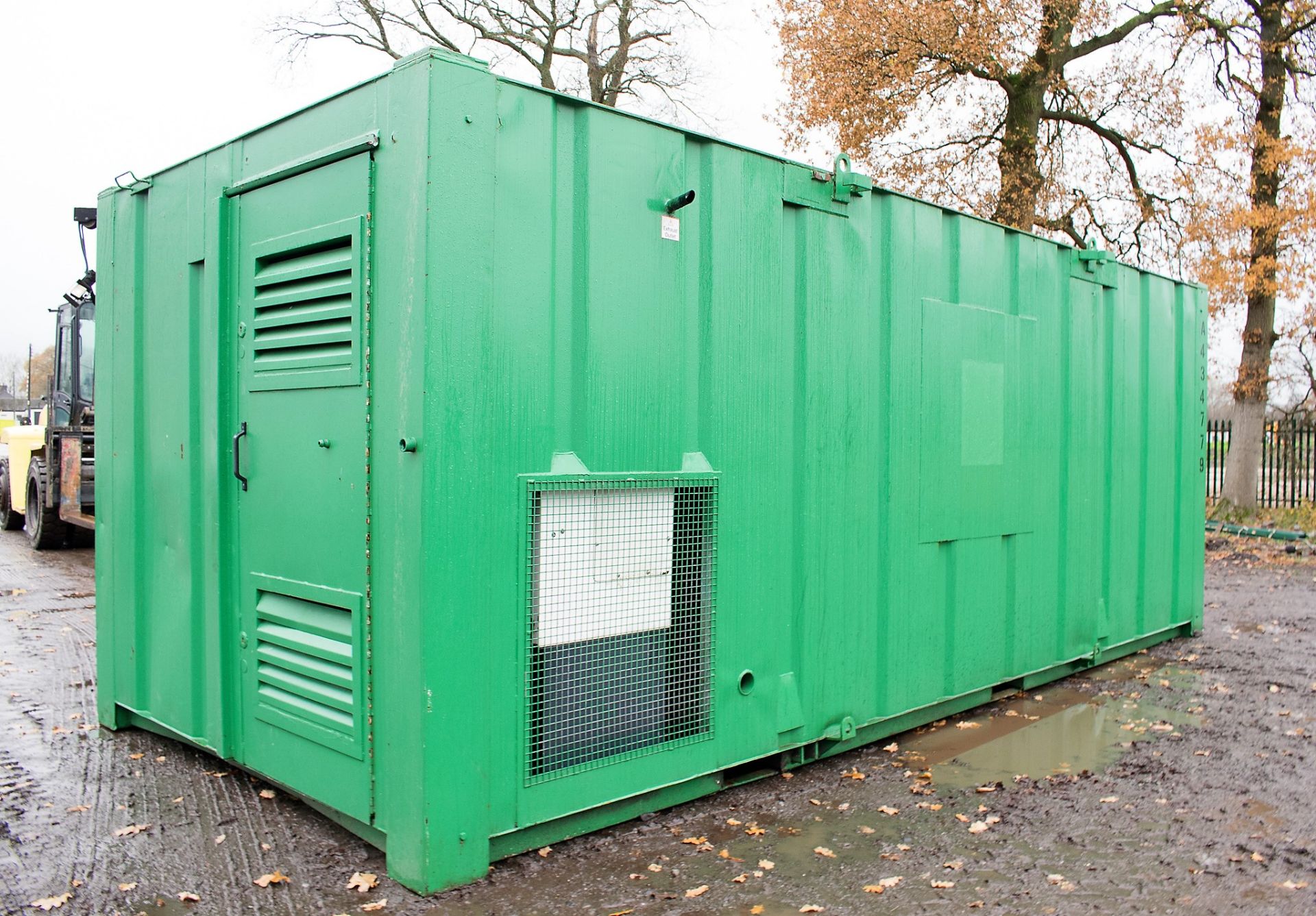 21 ft x 9 ft steel anti vandal welfare site unit Comprising of: canteen, toilet & generator room c/w - Image 3 of 12