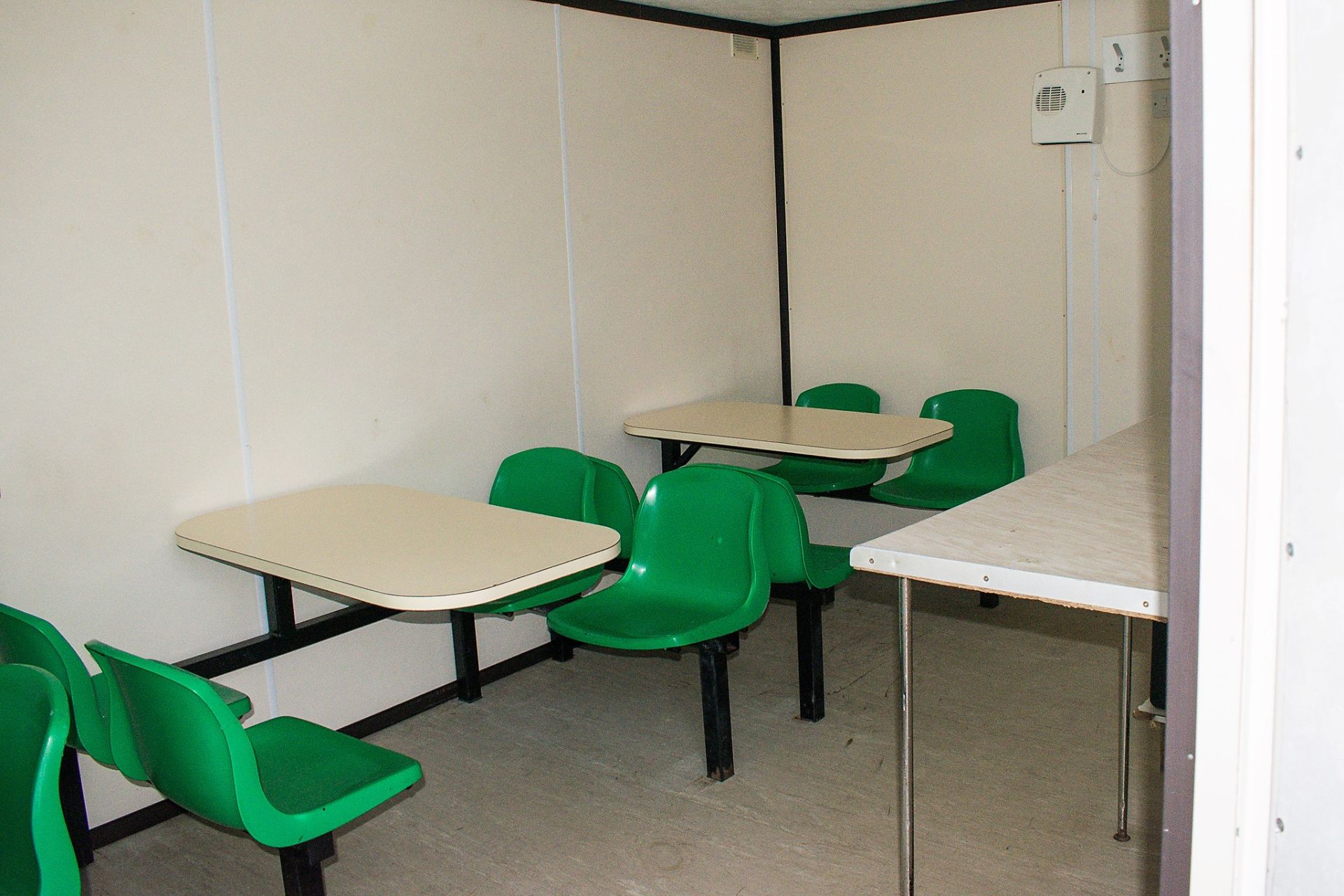 21 ft x 9 ft steel anti vandal welfare site unit Comprising of: canteen, toilet & generator room c/w - Image 7 of 13