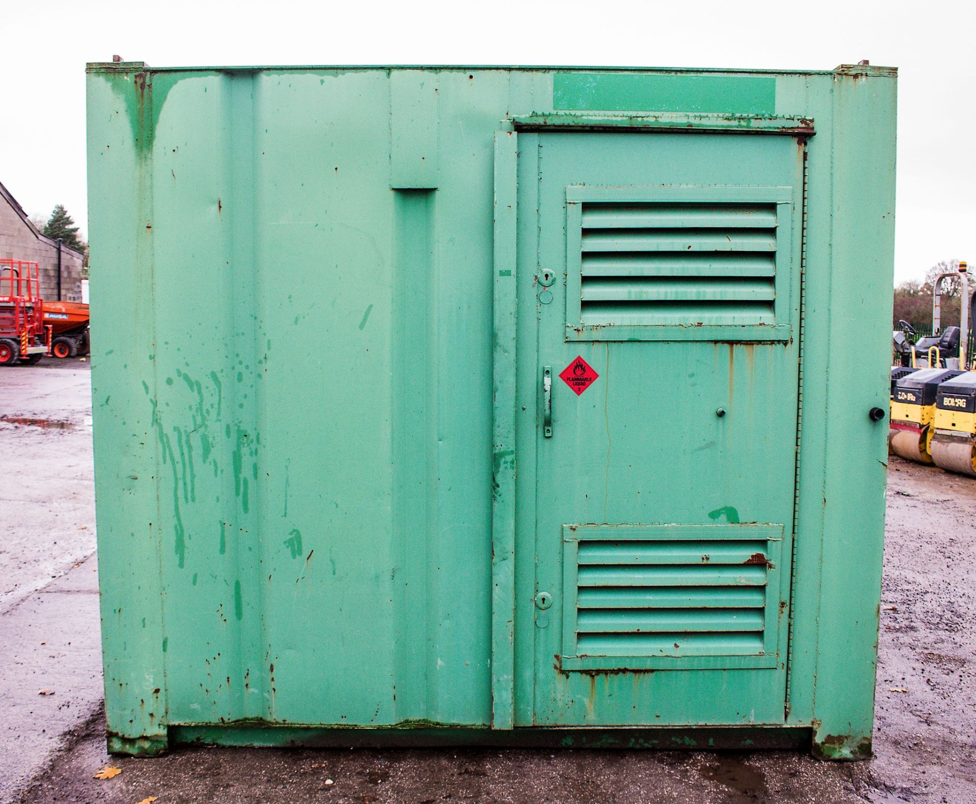 21 ft x 9 ft steel anti vandal welfare site unit Comprising of: canteen, toilet & generator room c/w - Image 6 of 12